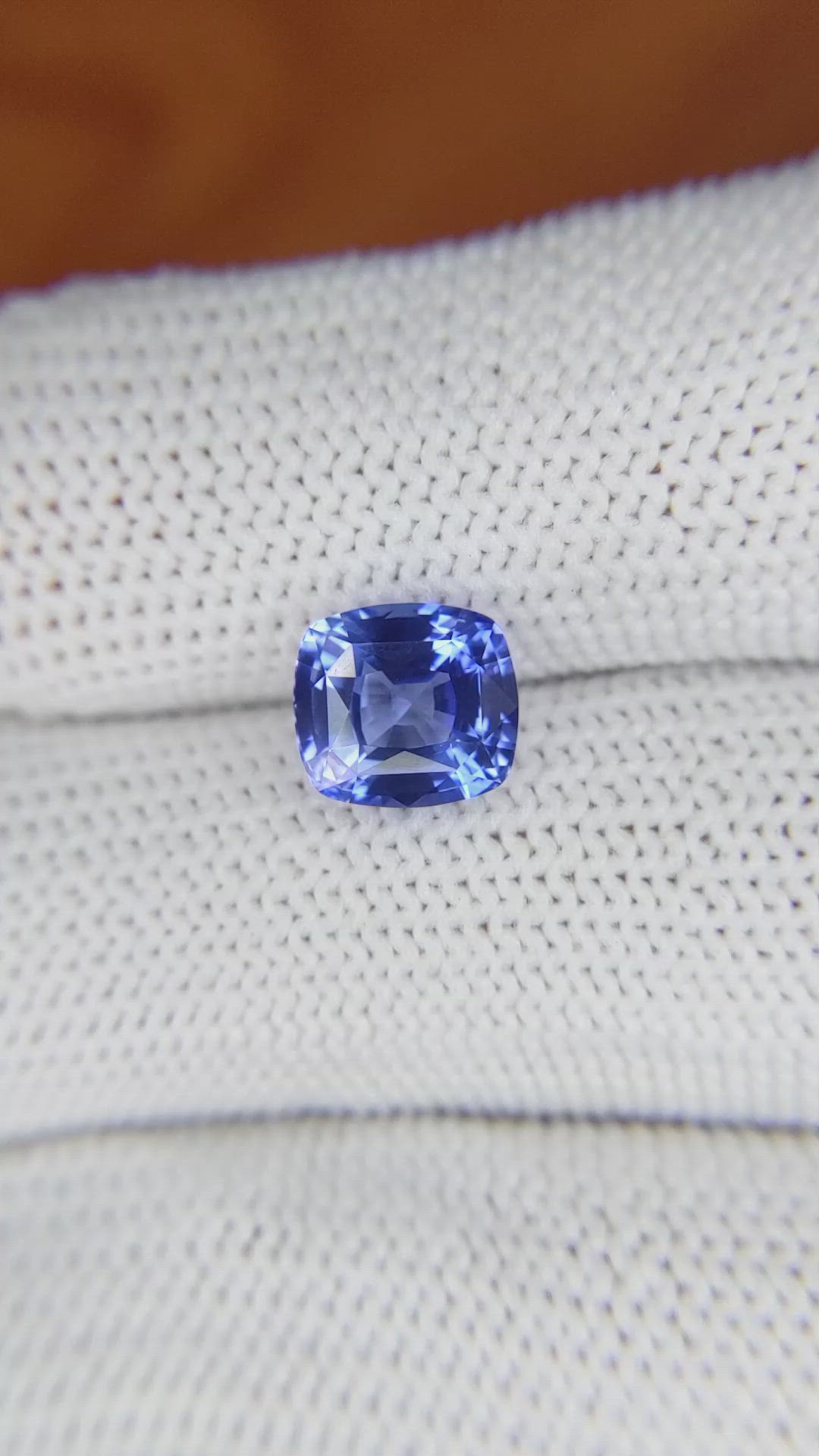 3.01 Ct. Blue Sapphire from Ceylon (Sri Lanka) Size Video