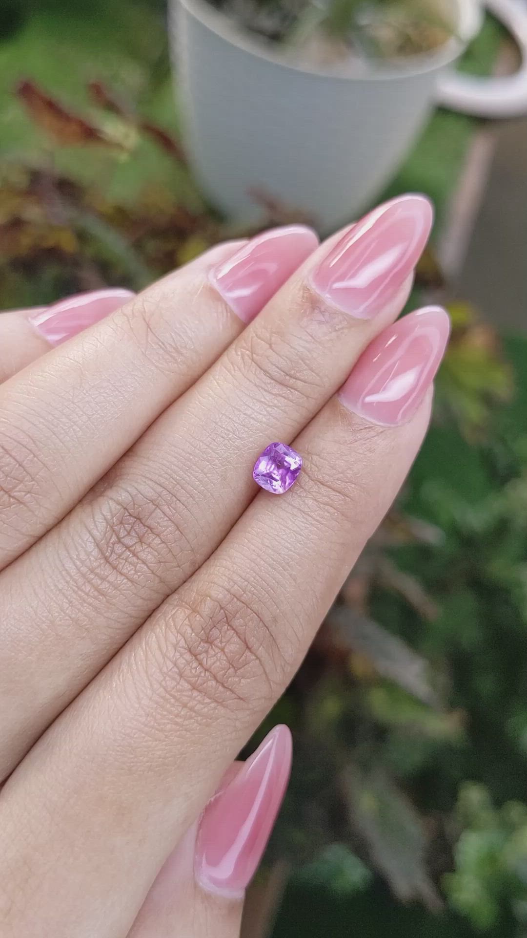 0.94 Ct. Pinkish Purple Sapphire from Ceylon (Sri Lanka) Size Video