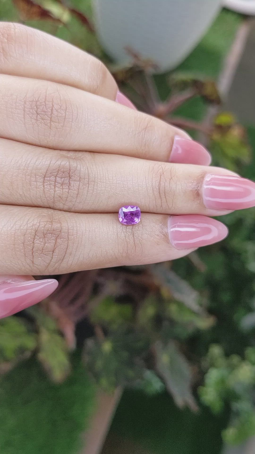 0.94 Ct. Pinkish Purple Sapphire from Ceylon (Sri Lanka) Size Video
