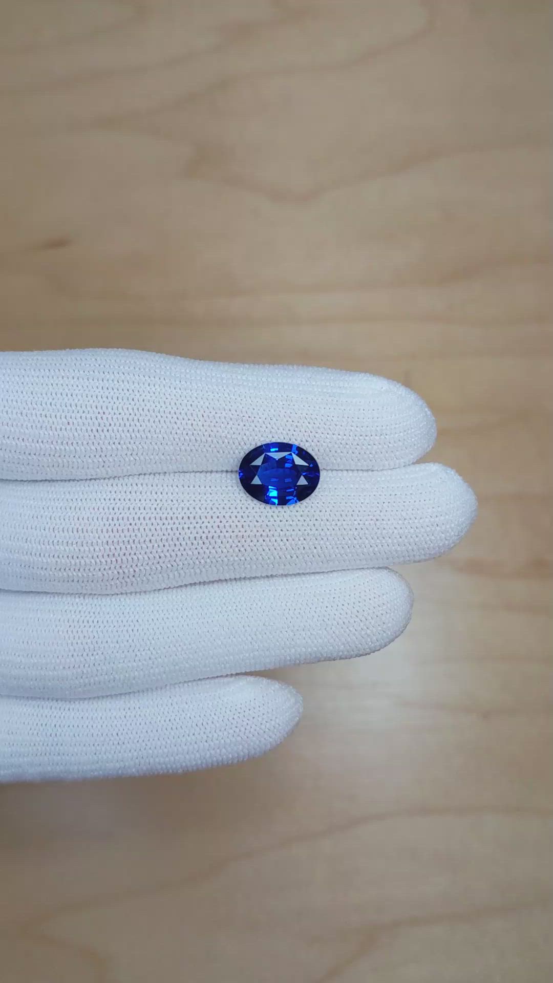 4.10 Ct. Blue Sapphire from Ceylon (Sri Lanka) Size Video