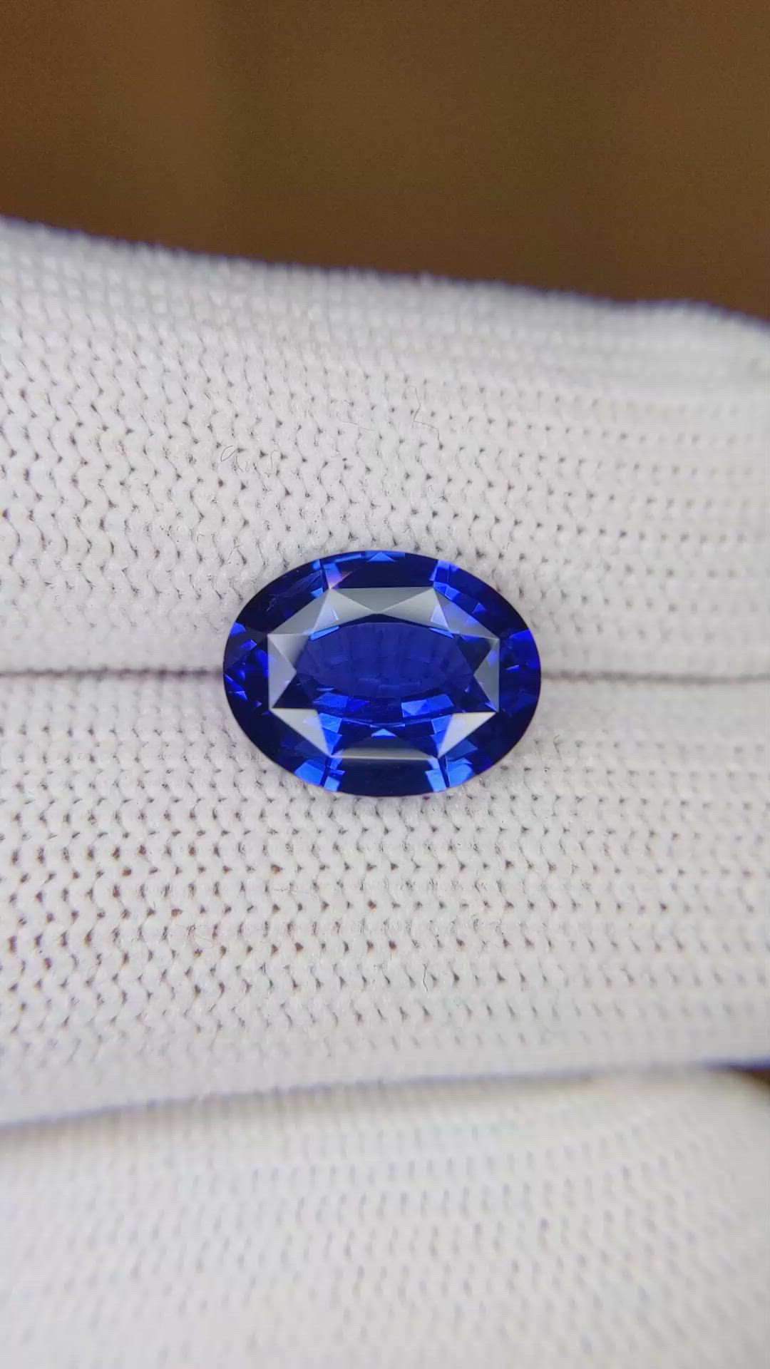 4.10 Ct. Blue Sapphire from Ceylon (Sri Lanka) Size Video
