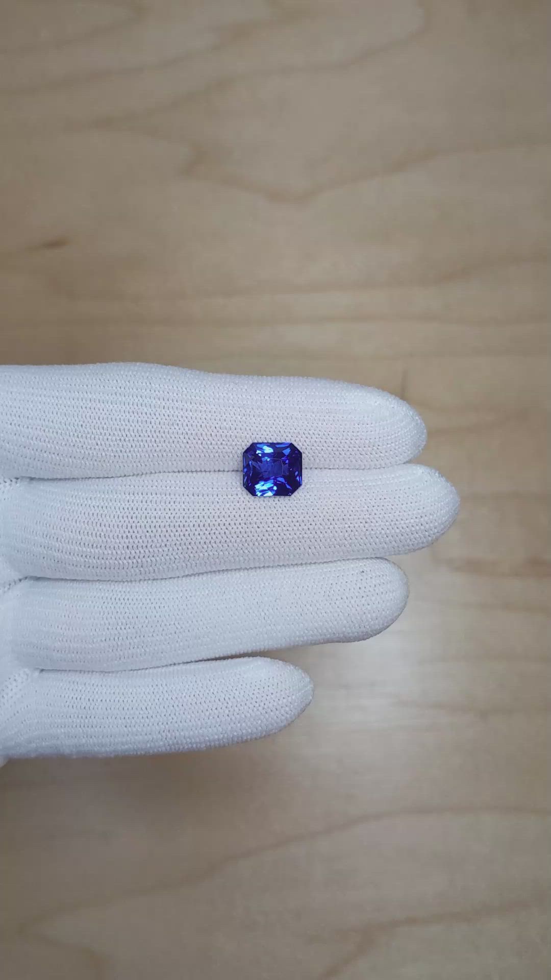4.05 Ct. Blue Sapphire from Ceylon (Sri Lanka) Size Video