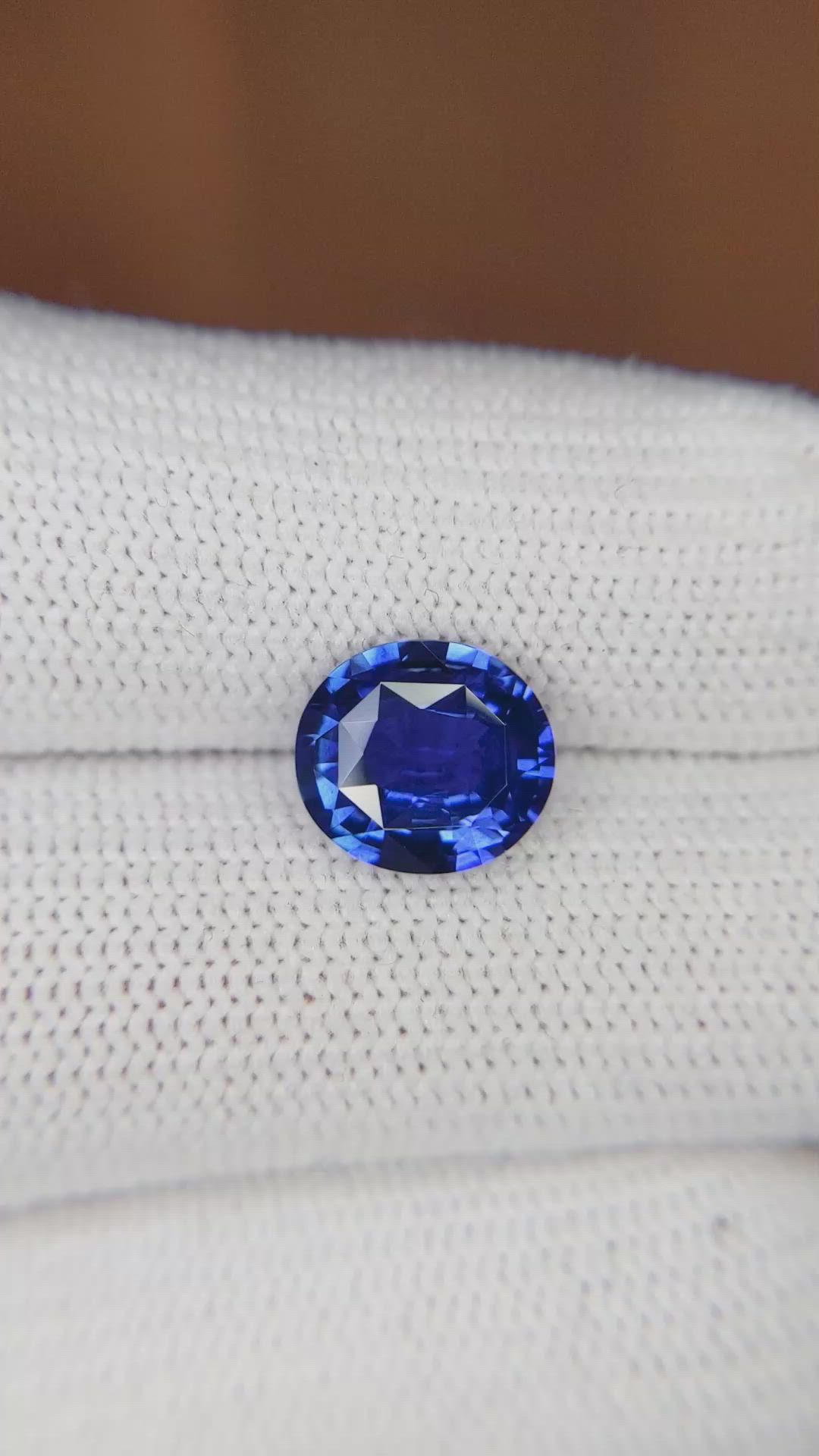 3.02 Ct. Blue Sapphire from Ceylon (Sri Lanka) Size Video