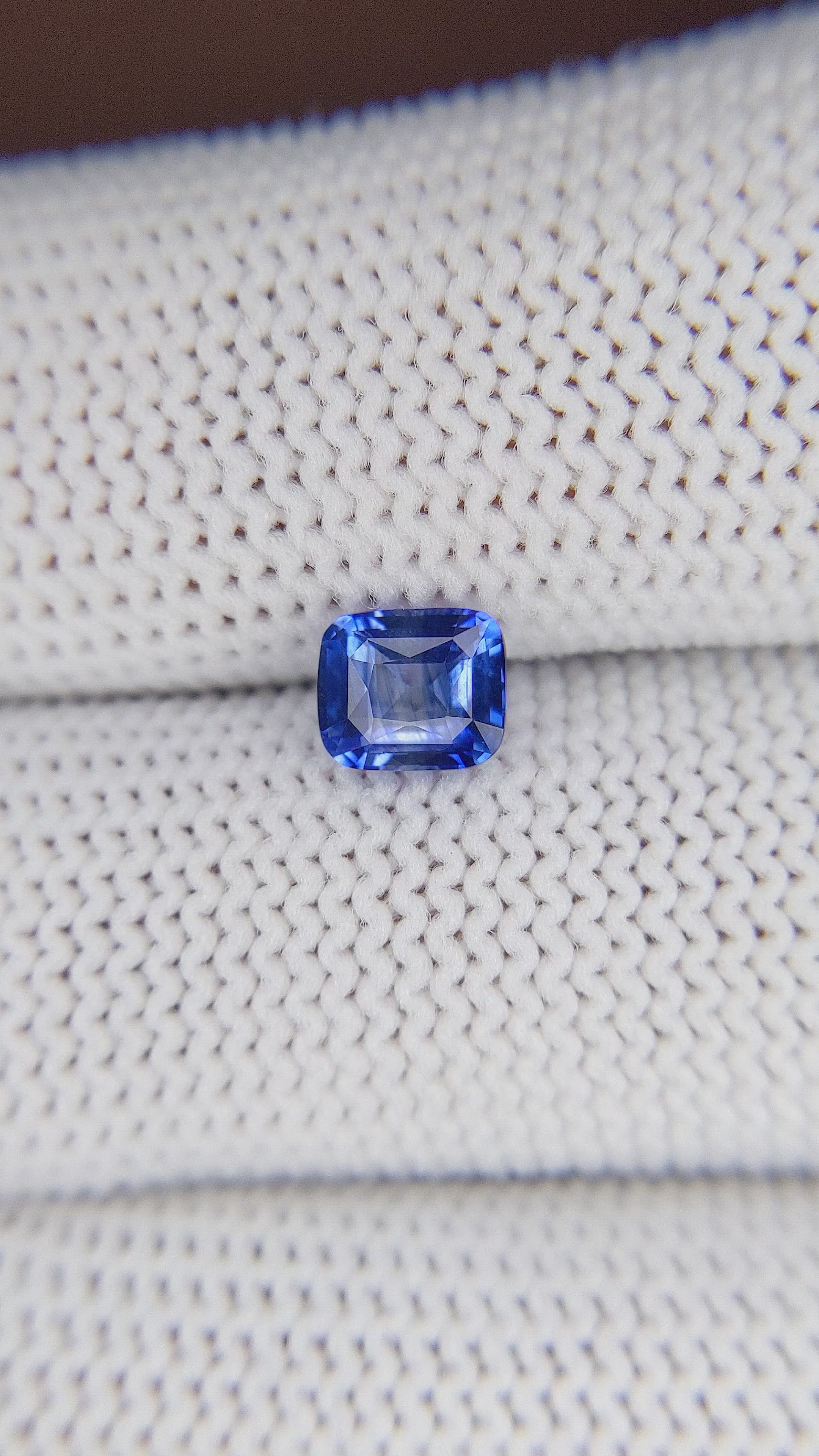 1.01 Ct. Bi Color Sapphire from Africa Size Video