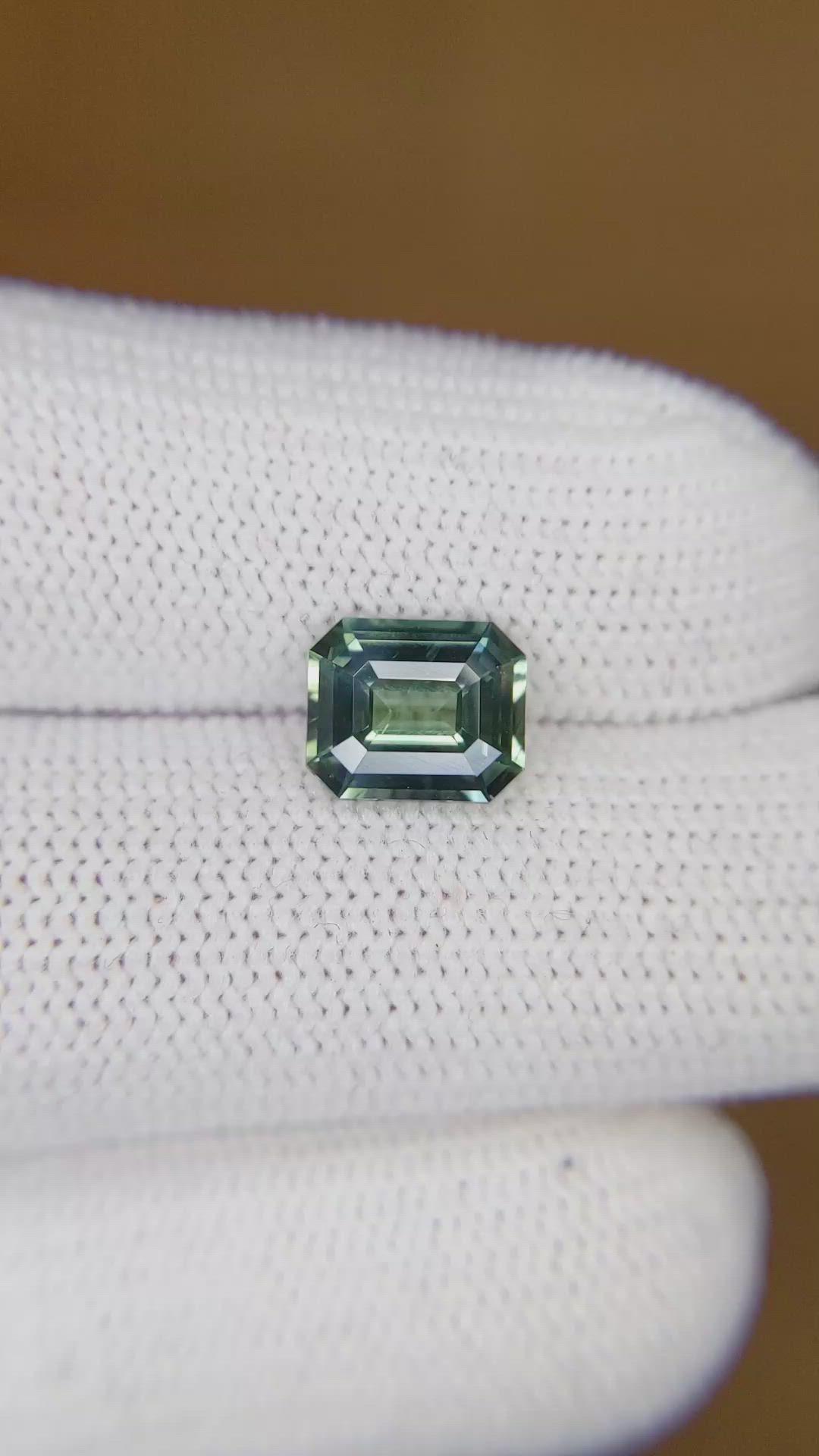 2.04 Ct. Yellowish Green Sapphire from Ceylon (Sri Lanka) Size Video