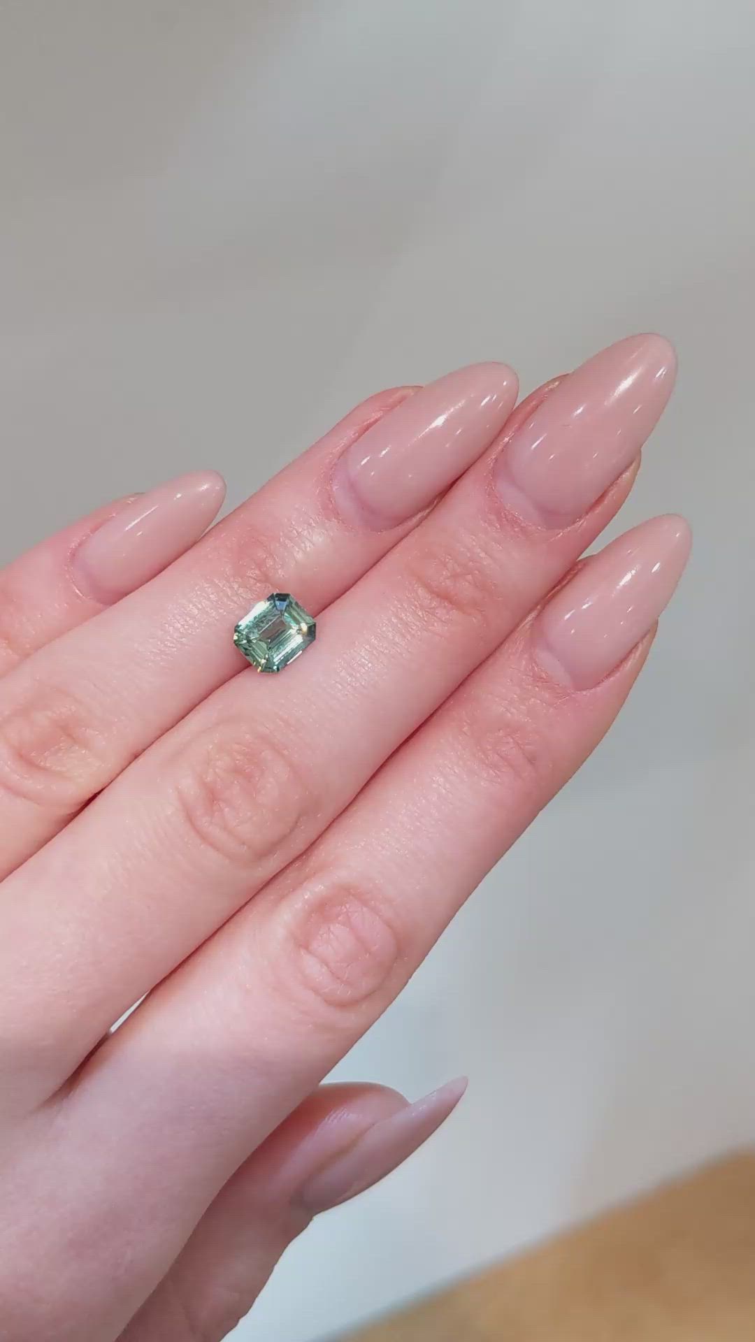 2.04 Ct. Yellowish Green Sapphire from Ceylon (Sri Lanka) Size Video