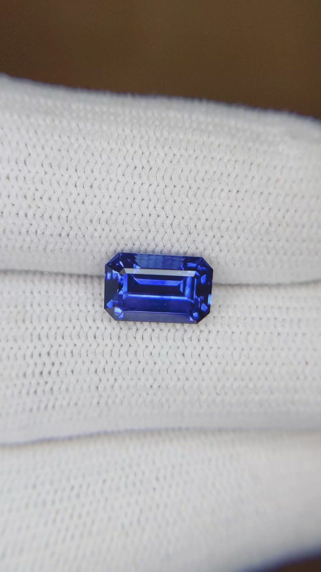 2.58 Ct. Blue Sapphire from Ceylon (Sri Lanka) Size Video