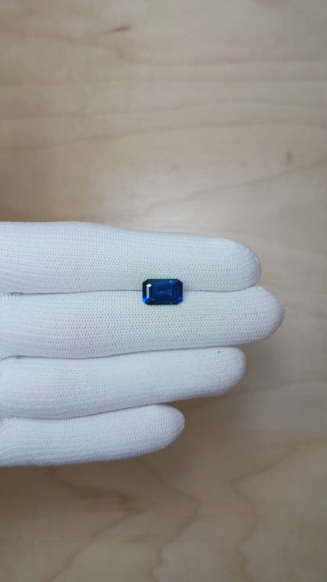 3.17 Ct. Blue Sapphire from Ceylon (Sri Lanka) Size Video