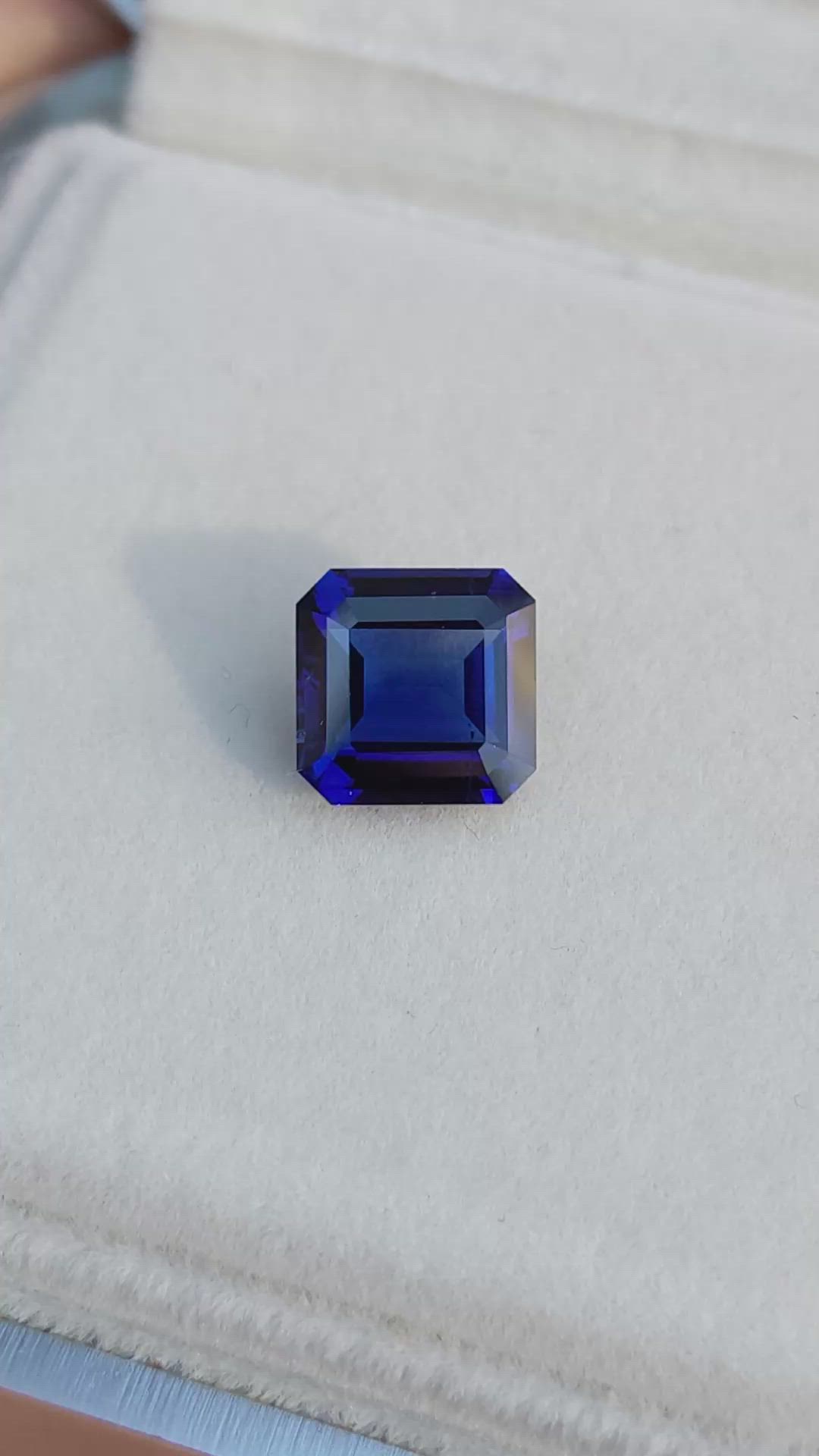 4.11 Ct. Blue Sapphire from Ceylon (Sri Lanka) Size Video