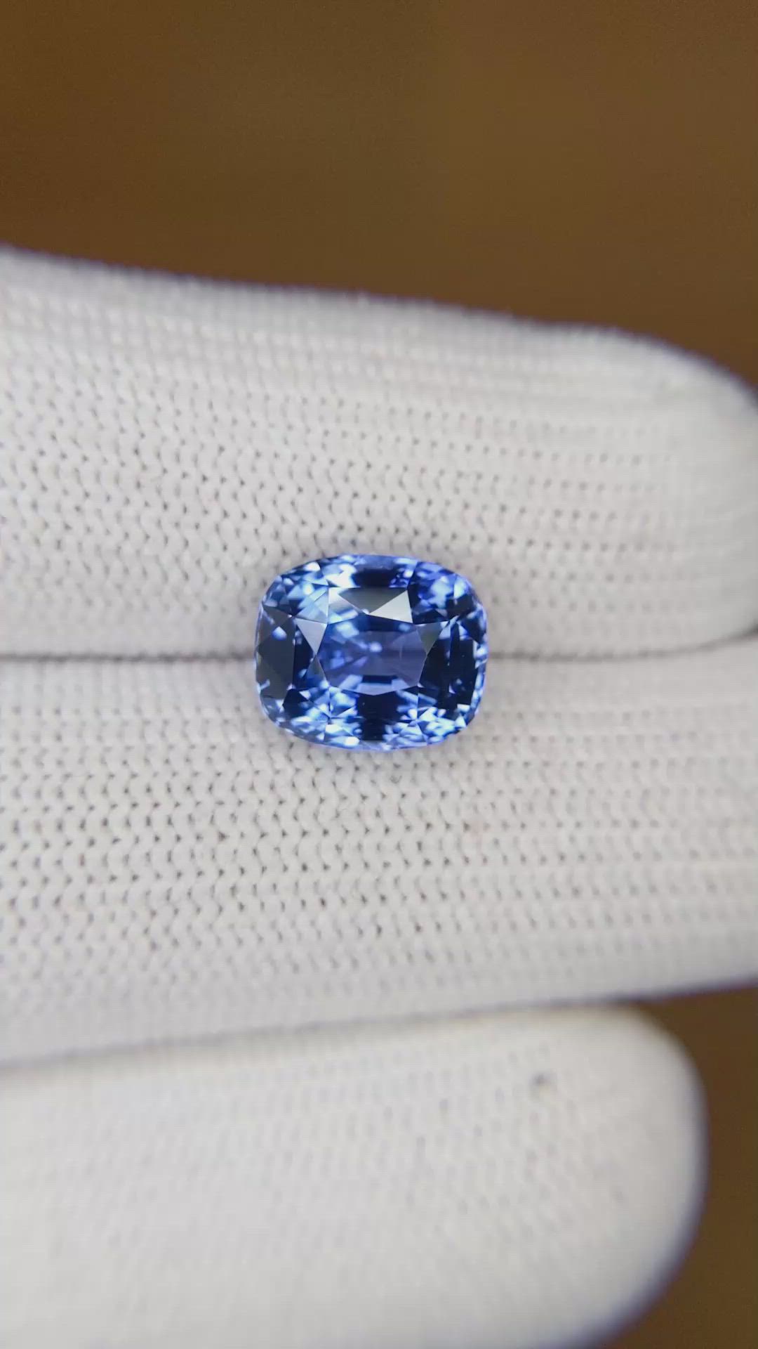 4.09 Ct. Blue Sapphire from Ceylon (Sri Lanka) Size Video