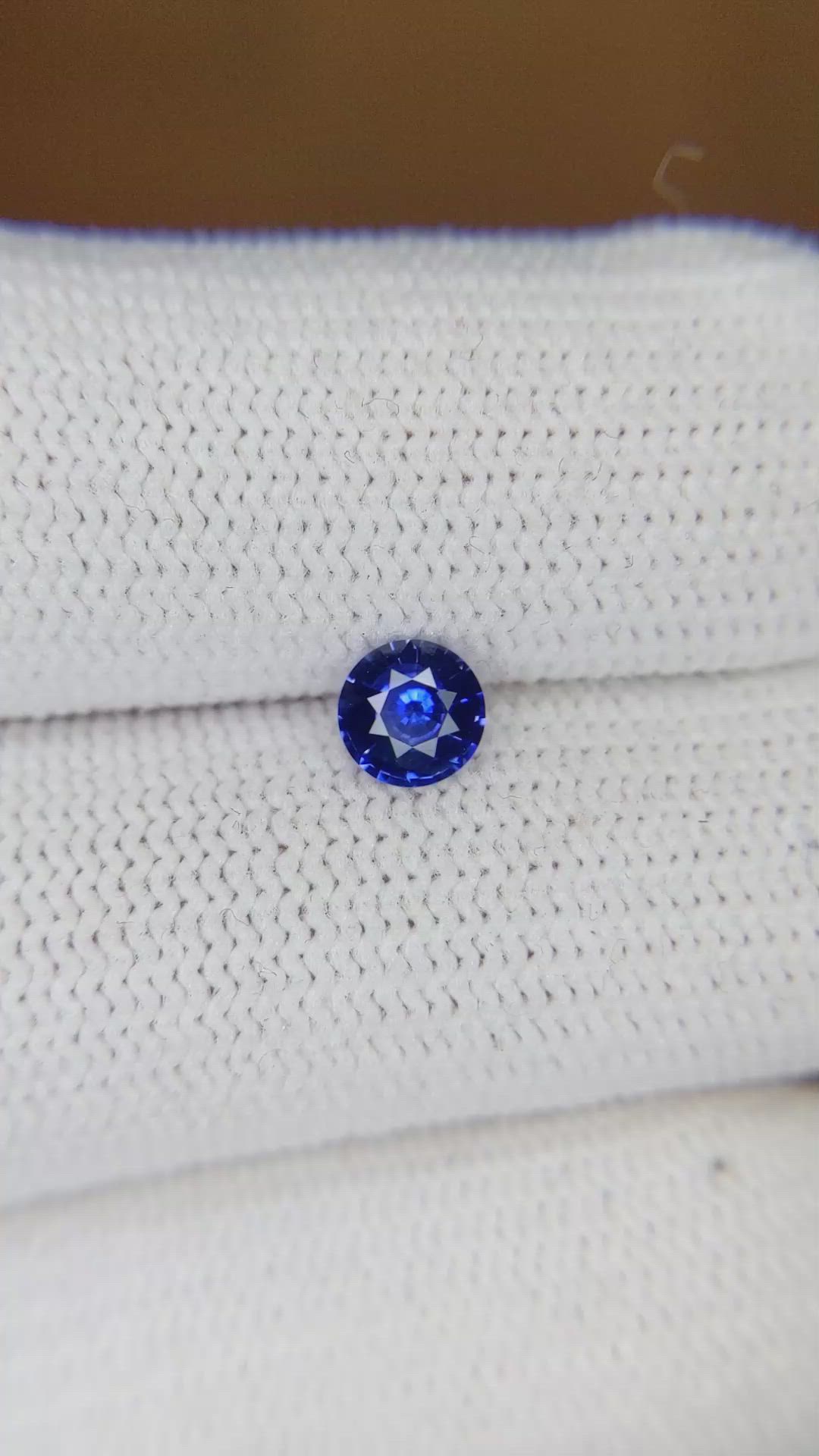 0.83 Ct. Blue Sapphire from Ceylon (Sri Lanka) Size Video