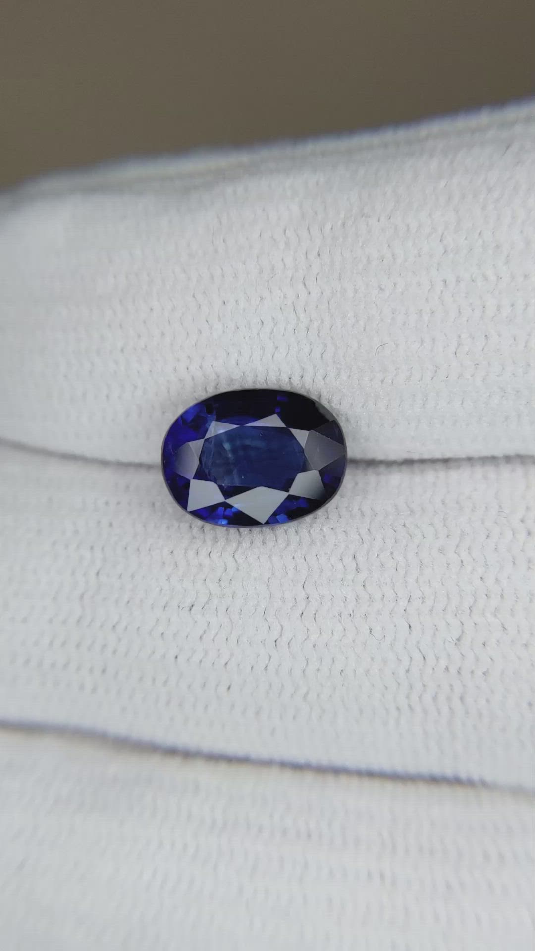 3.17 Ct. Blue Sapphire from Ceylon (Sri Lanka) Size Video