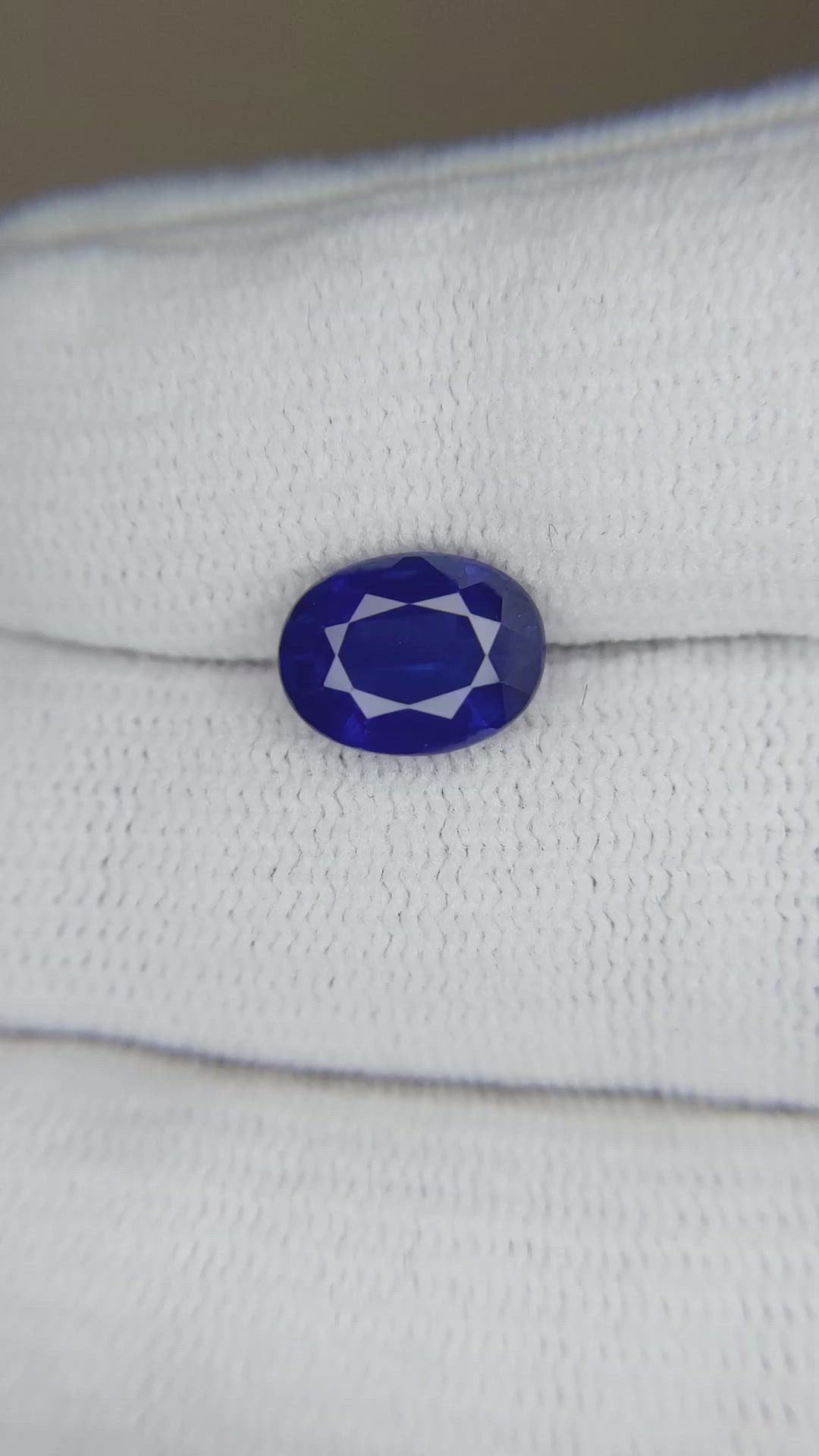 3.09 Ct. Blue Sapphire from Ceylon (Sri Lanka) Size Video