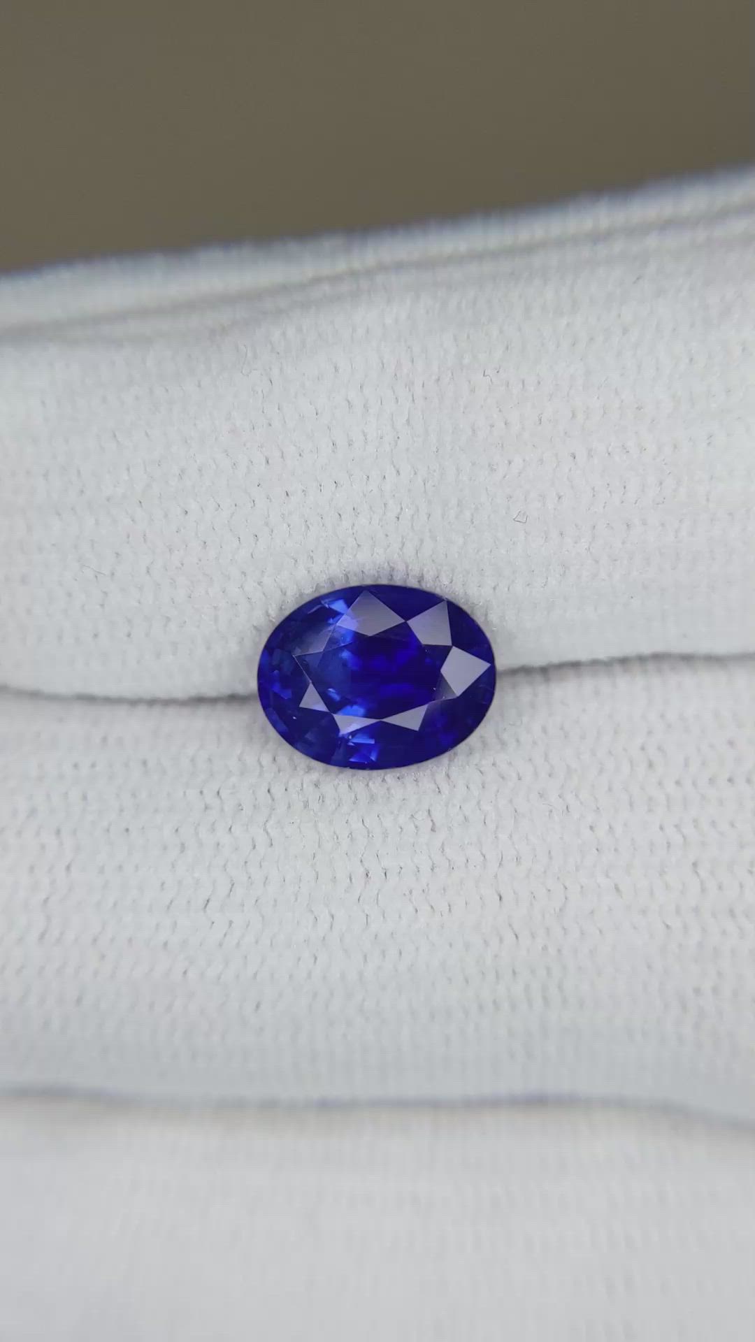 2.68 Ct. Blue Sapphire from Ceylon (Sri Lanka) Size Video