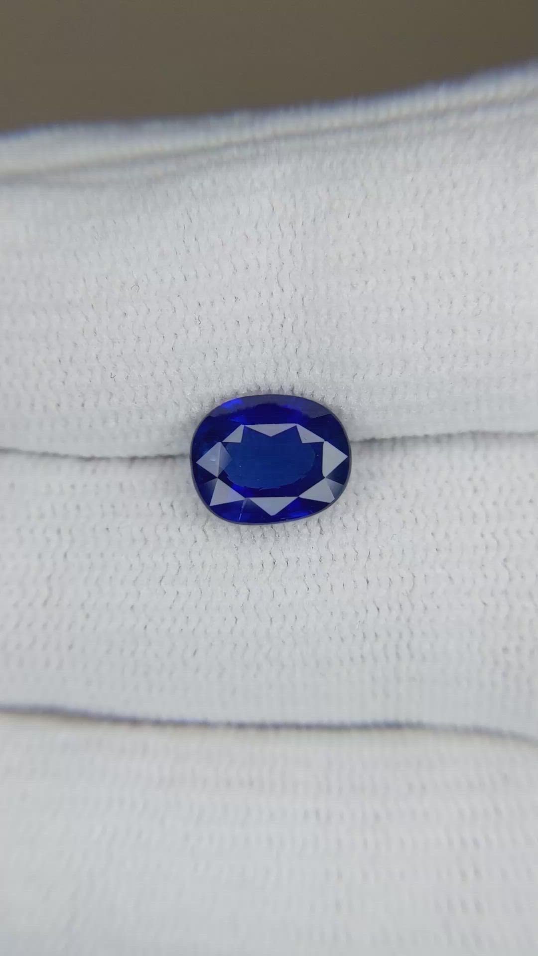 2.54 Ct. Blue Sapphire from Ceylon (Sri Lanka) Size Video