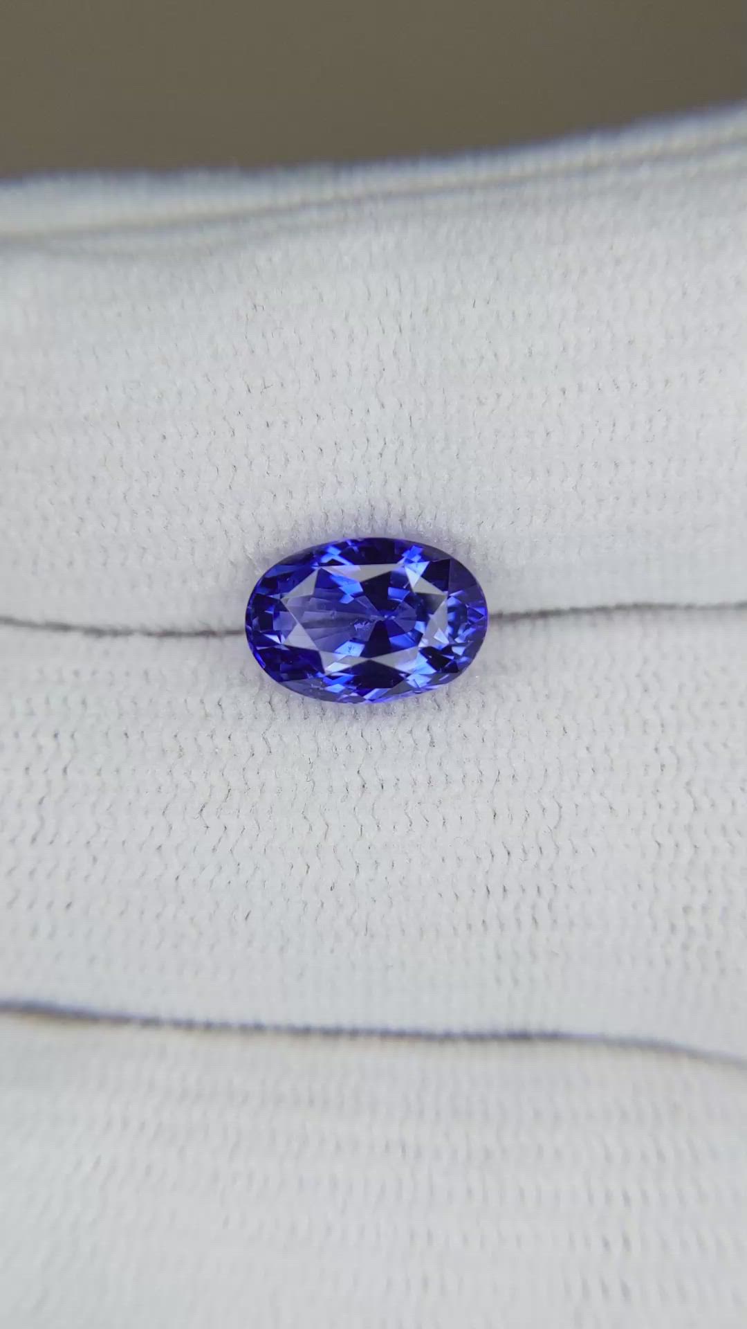 3.11 Ct. Blue Sapphire from Ceylon (Sri Lanka) Size Video