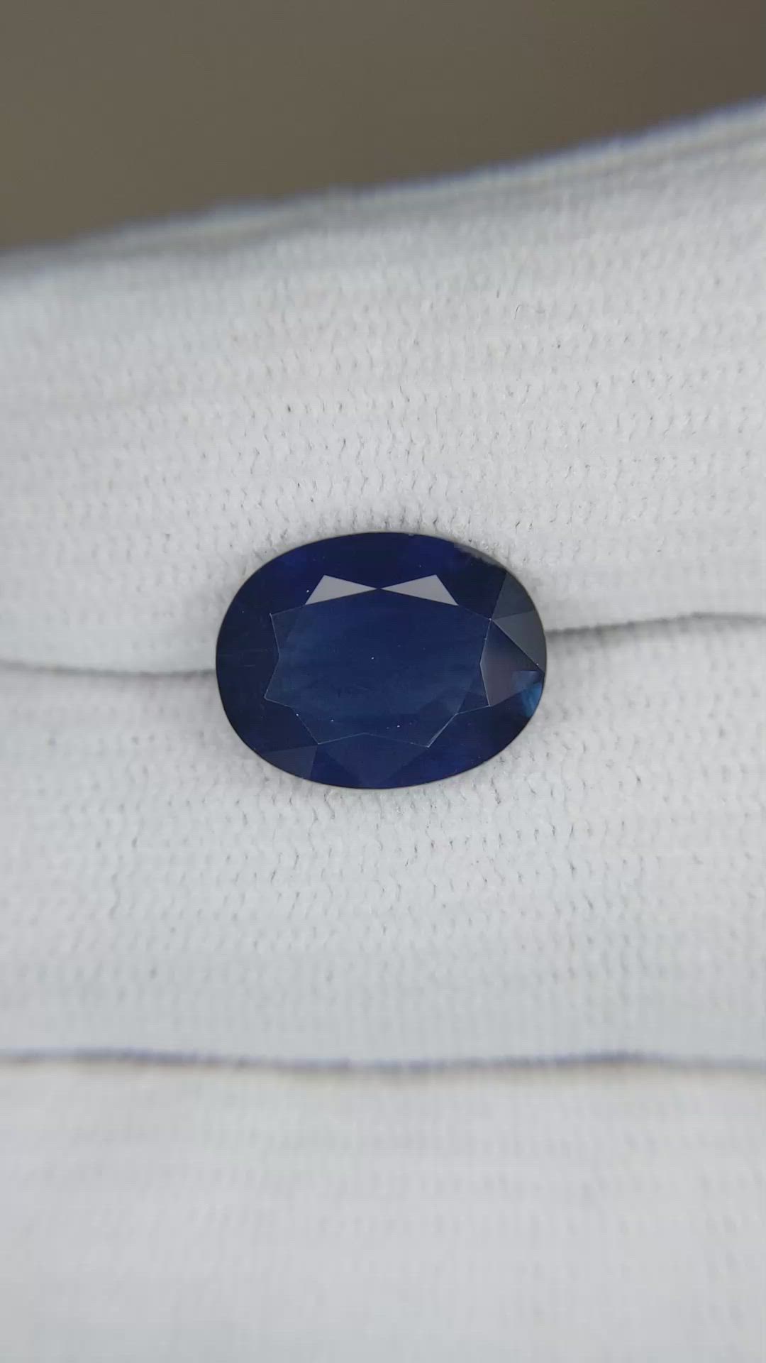 5.23 Ct. Blue Sapphire from Thailand Size Video