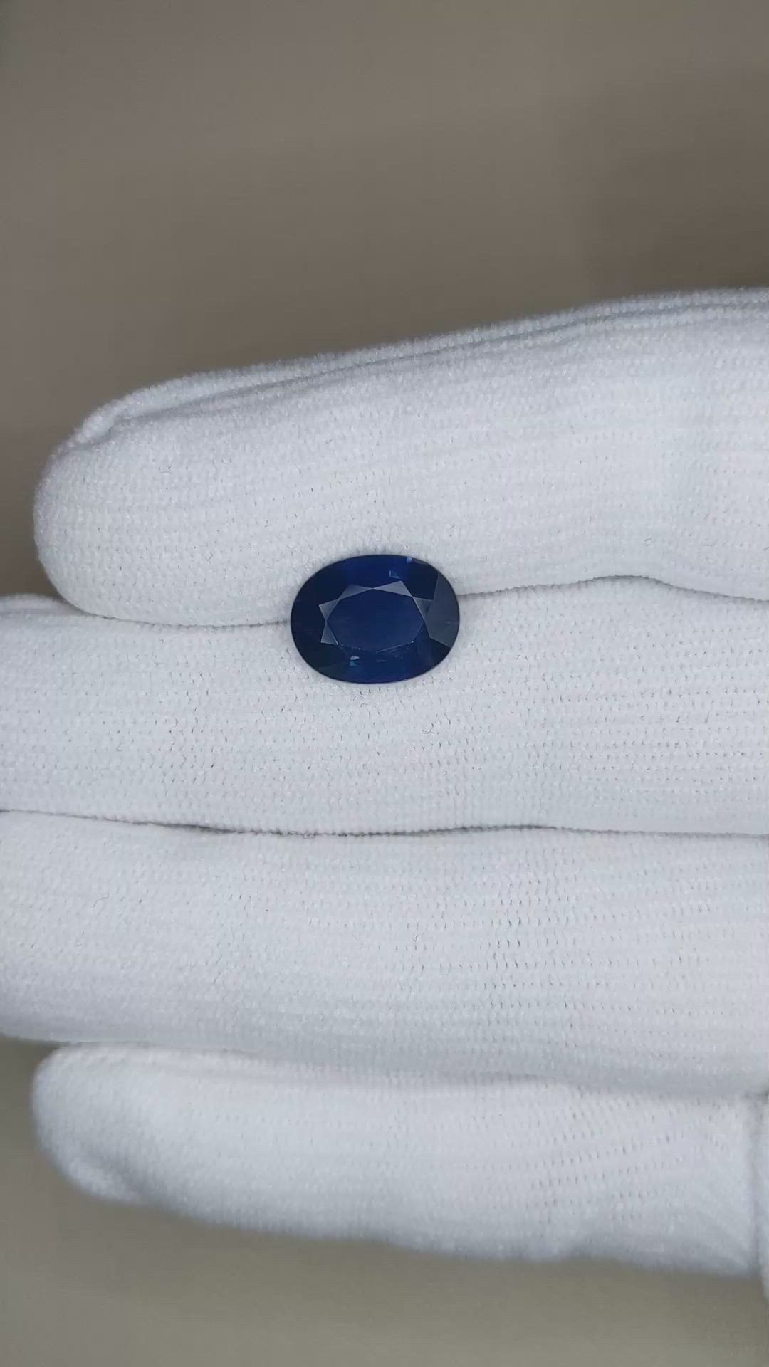 4.57 Ct. Blue Sapphire from Thailand Size Video