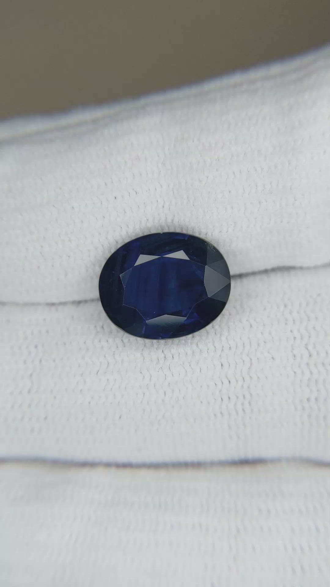 5.99 Ct. Blue Sapphire from Thailand Size Video