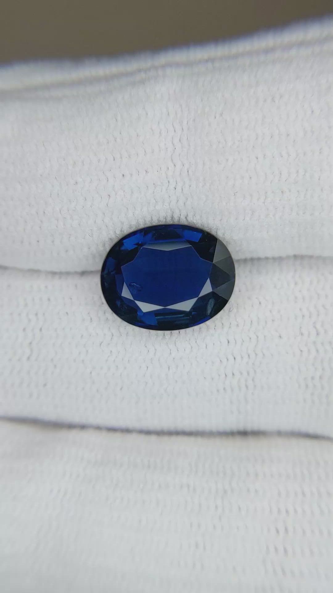 4.69 Ct. Blue Sapphire from Thailand Size Video