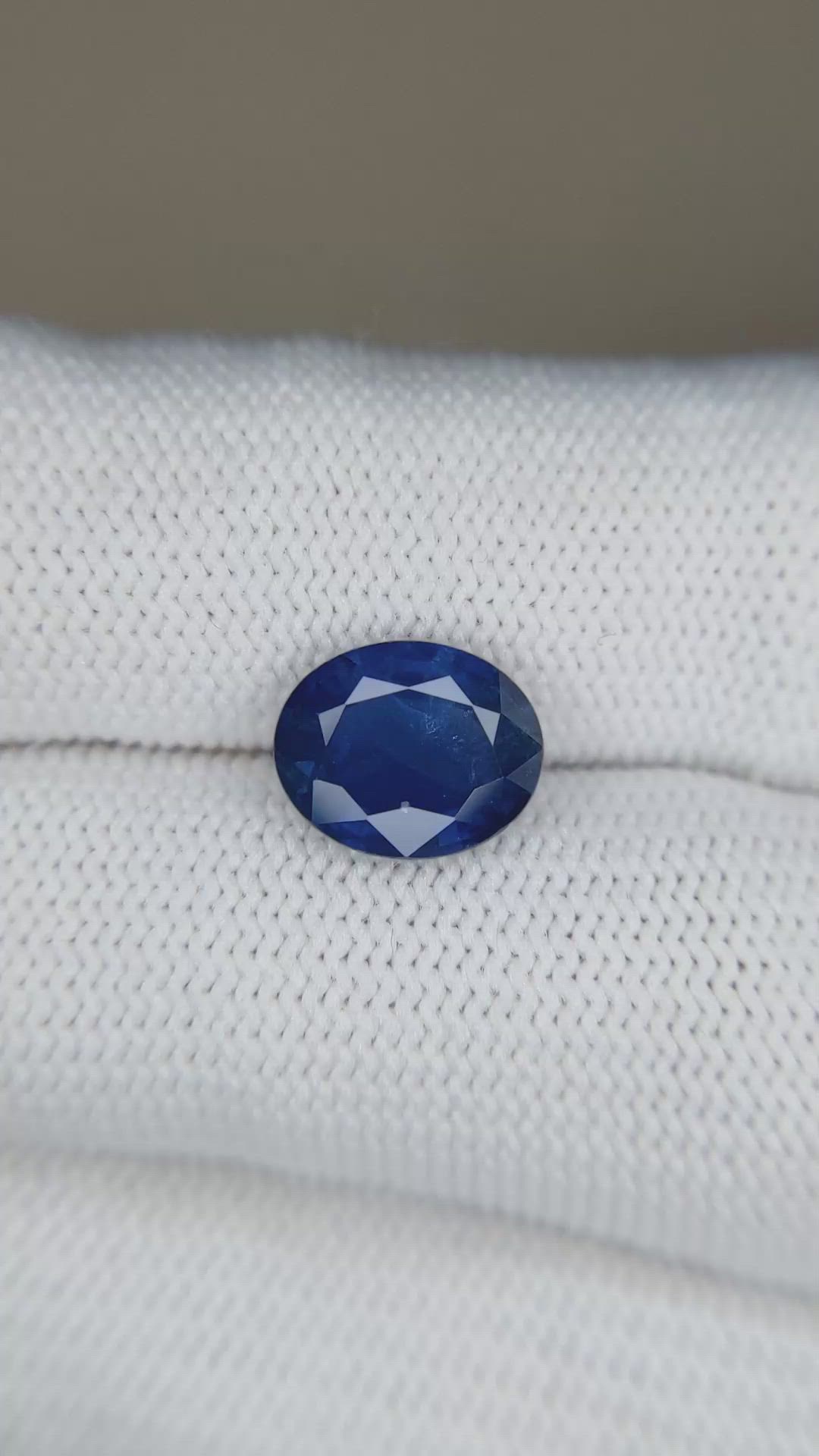 2.65 Ct. Blue Sapphire from Thailand Size Video