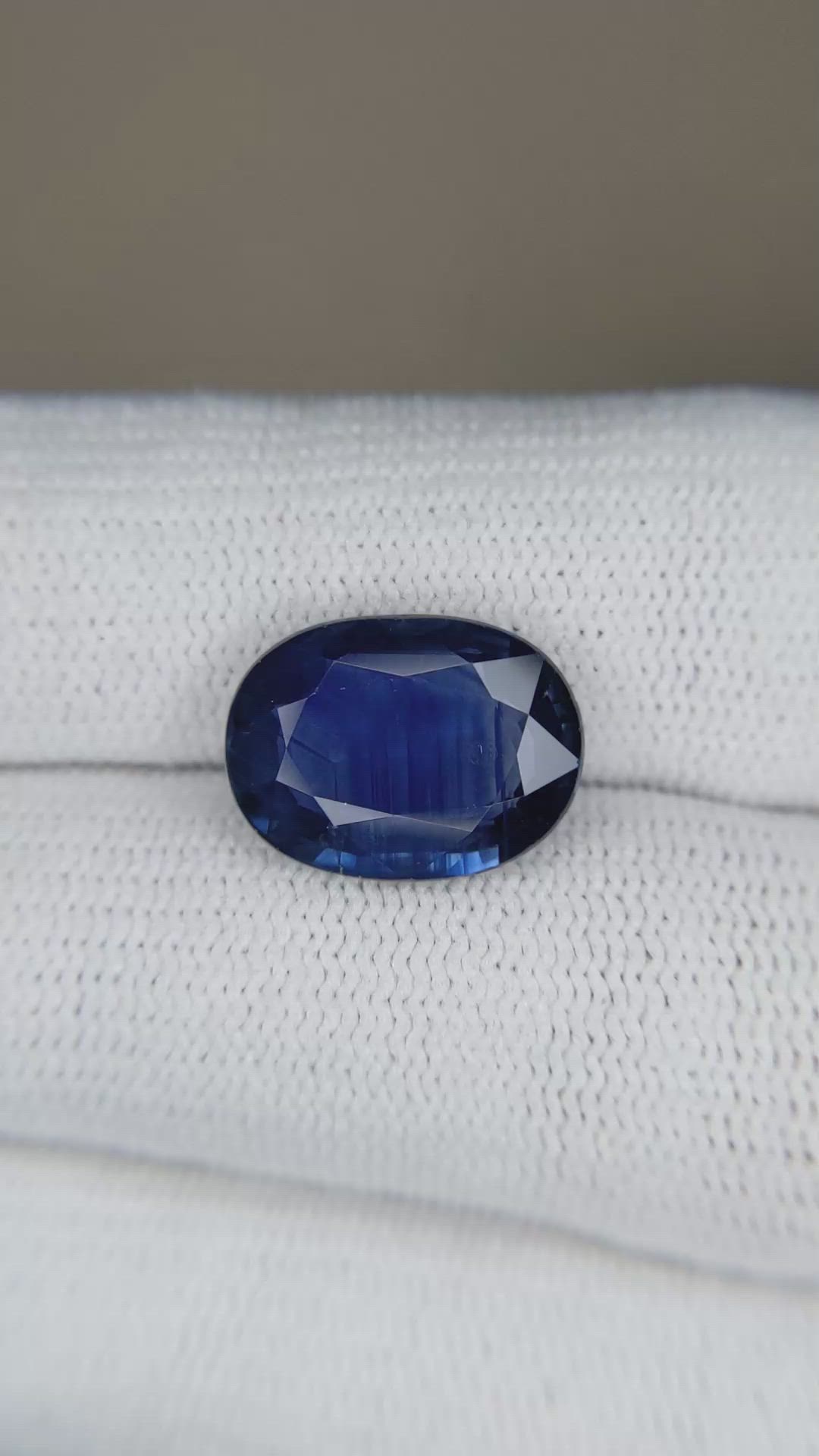5.30 Ct. Blue Sapphire from Thailand Size Video