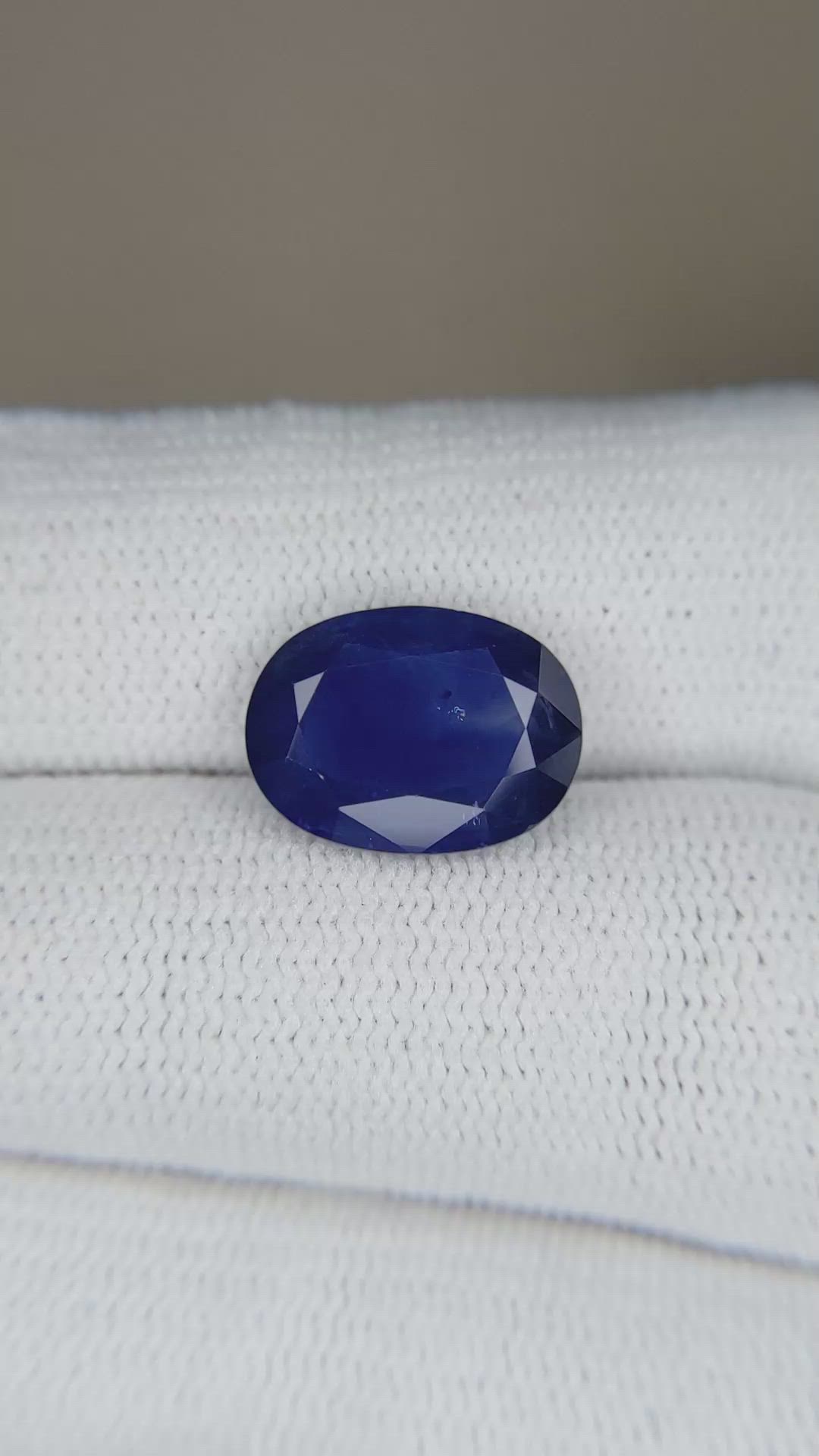 4.56 Ct. Blue Sapphire from Thailand Size Video