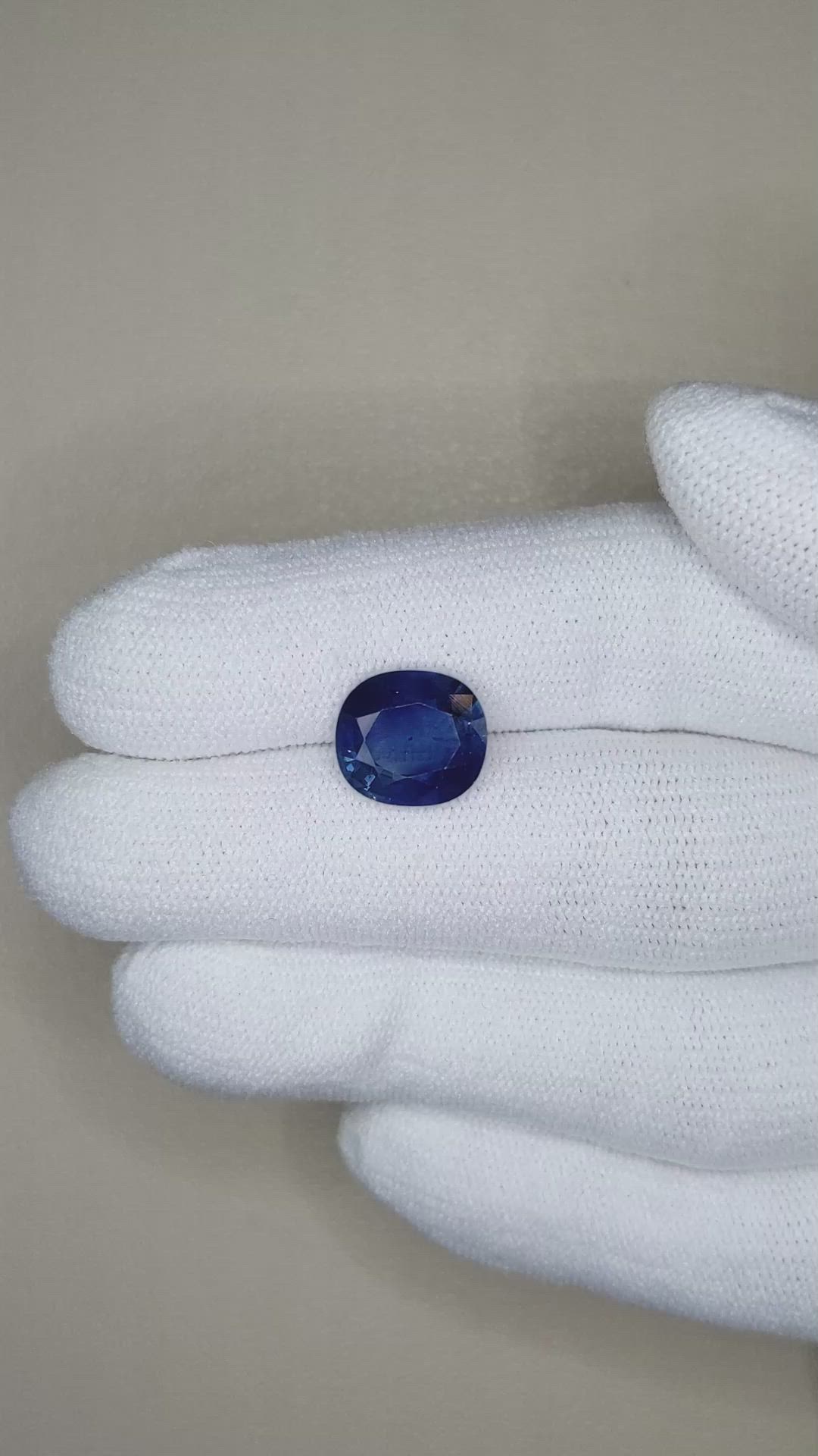 4.41 Ct. Blue Sapphire from Thailand Size Video