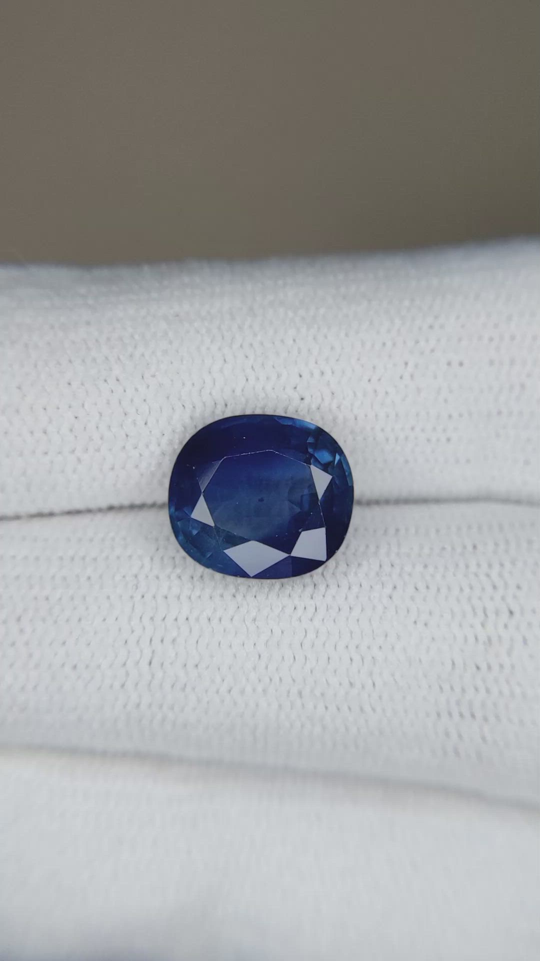 4.41 Ct. Blue Sapphire from Thailand Size Video