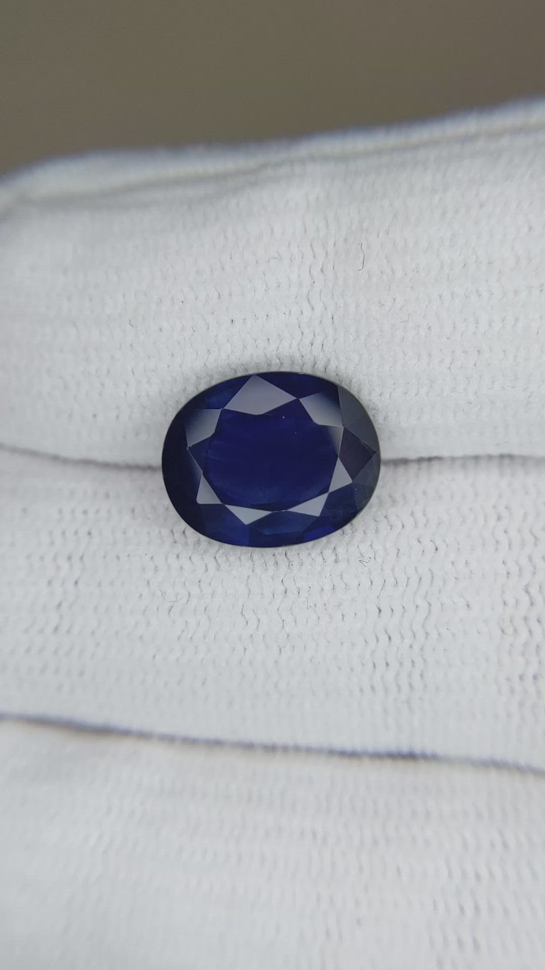 5.42 Ct. Blue Sapphire from Thailand Size Video