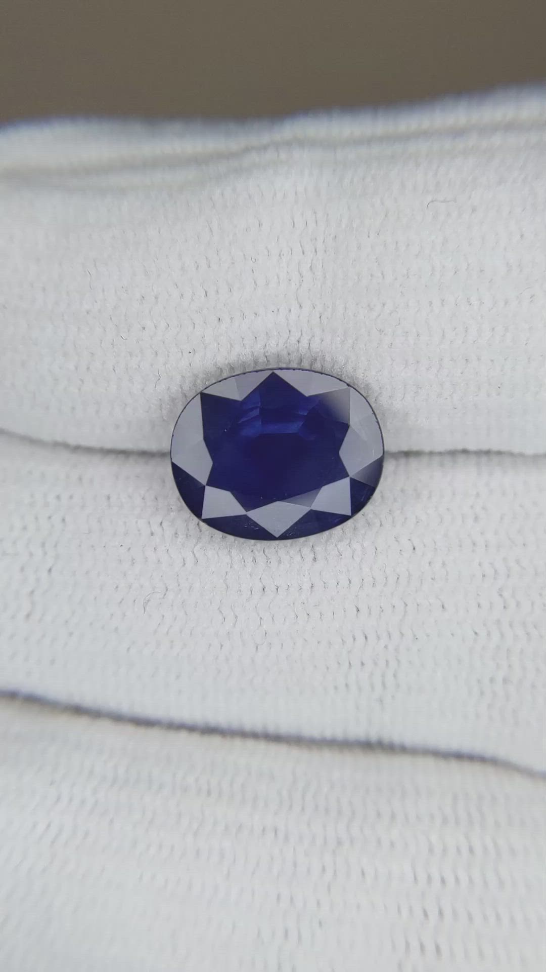 4.43 Ct. Blue Sapphire from Thailand Size Video