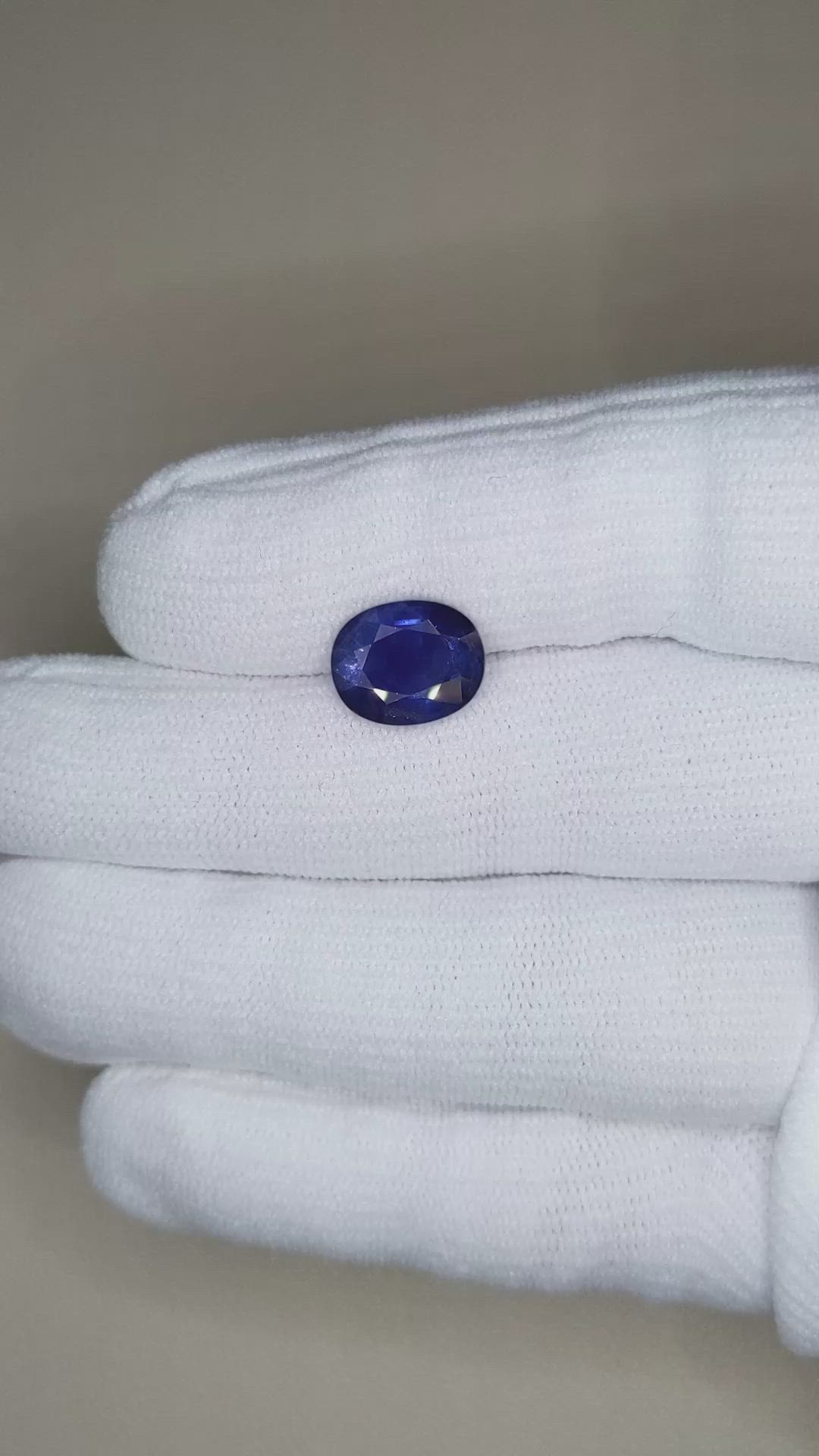 4.43 Ct. Blue Sapphire from Thailand Size Video