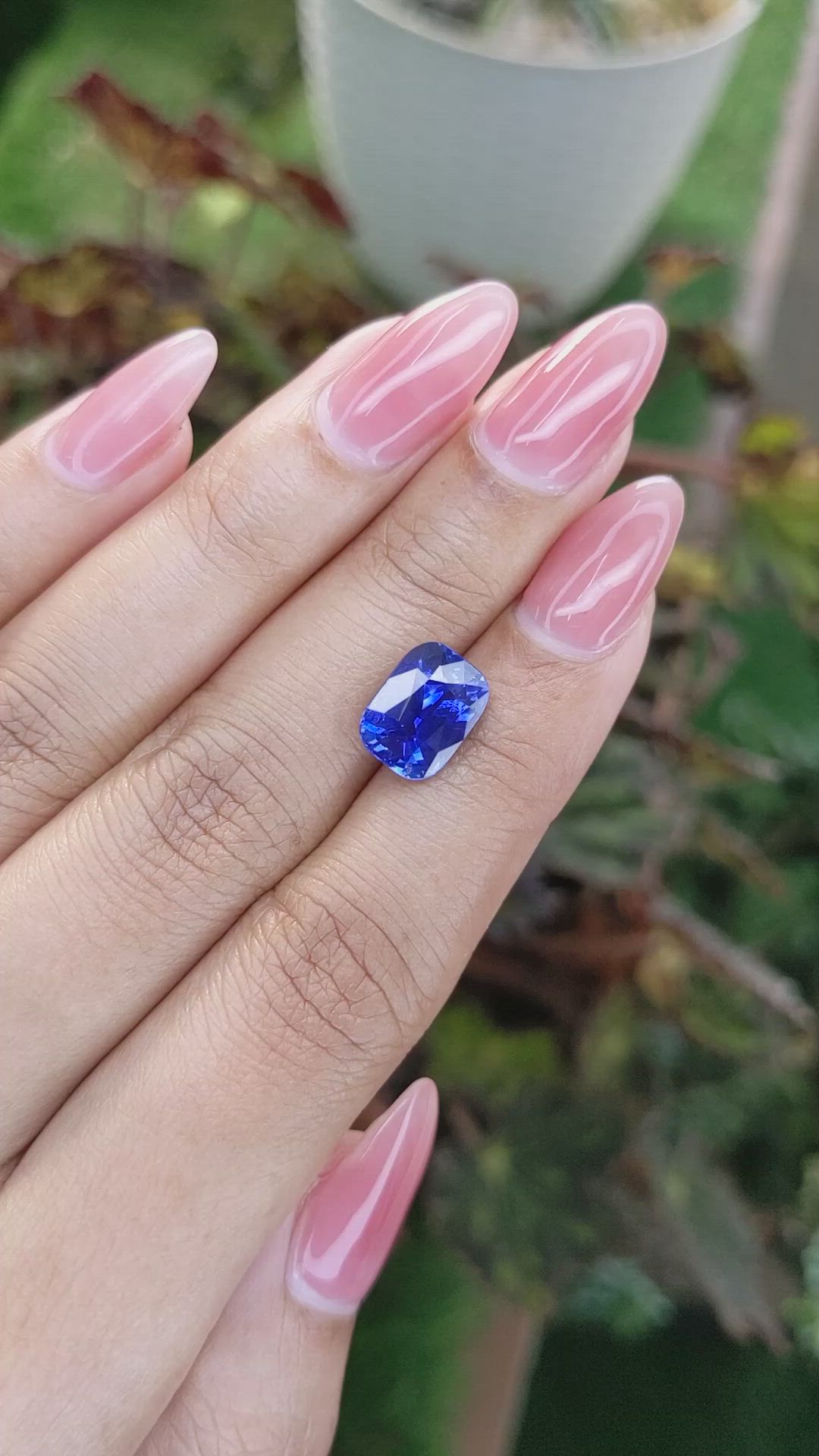 4.61 Ct. Blue Sapphire from Ceylon (Sri Lanka) Size Video