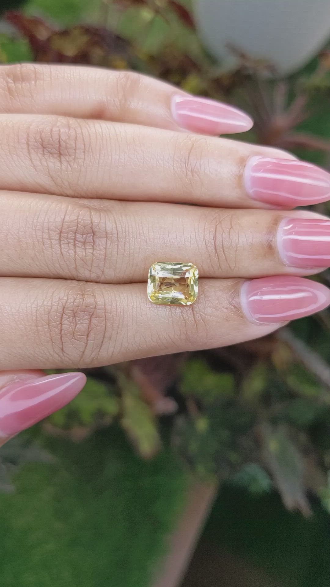 3.43 Ct. Yellow Sapphire from Ceylon (Sri Lanka) Size Video