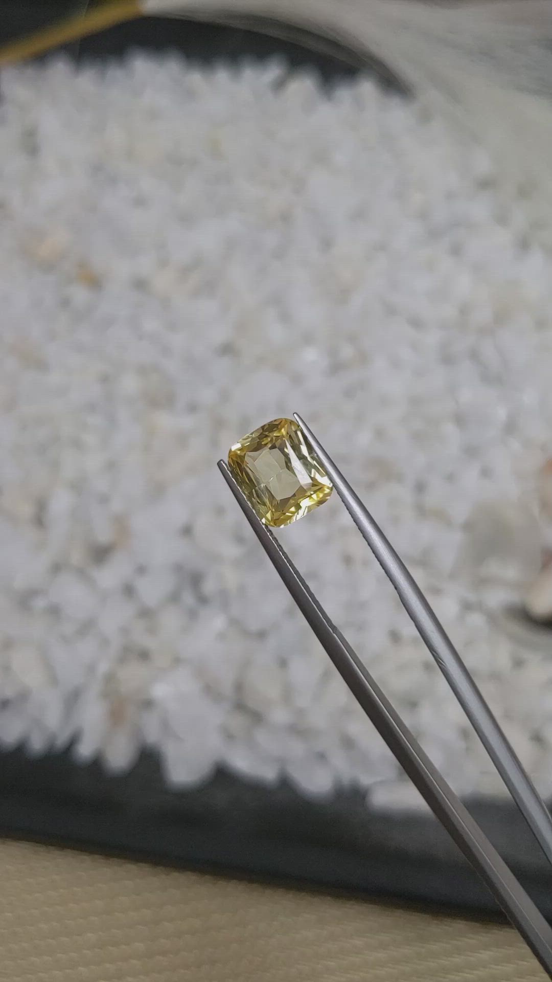 3.43 Ct. Yellow Sapphire from Ceylon (Sri Lanka) Size Video