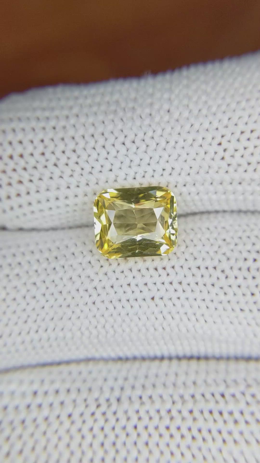 3.43 Ct. Yellow Sapphire from Ceylon (Sri Lanka) Size Video