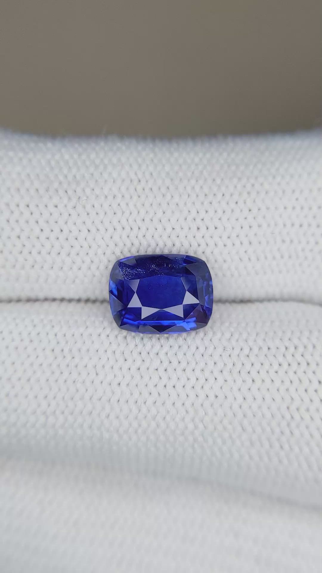 3.01 Ct. Blue Sapphire from Ceylon (Sri Lanka) Size Video