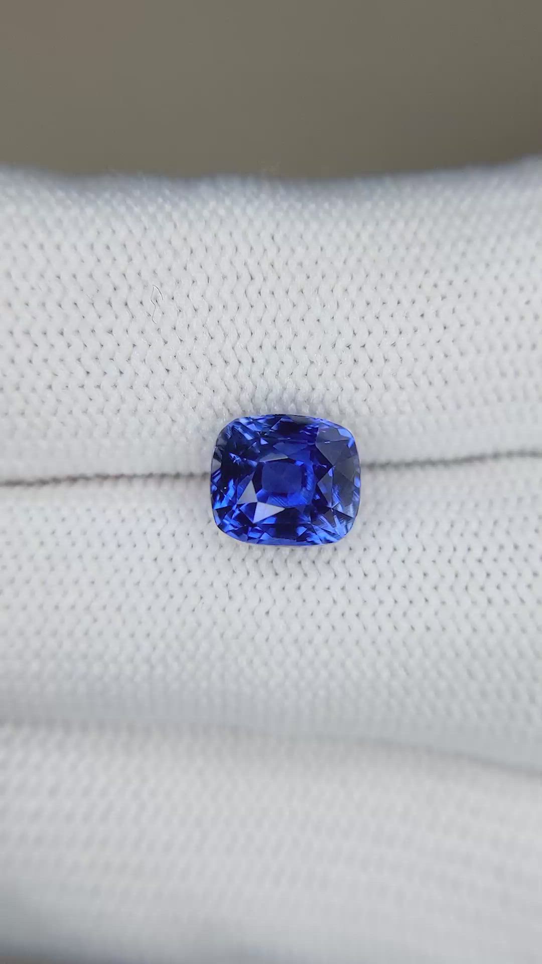 3.16 Ct. Blue Sapphire from Ceylon (Sri Lanka) Size Video