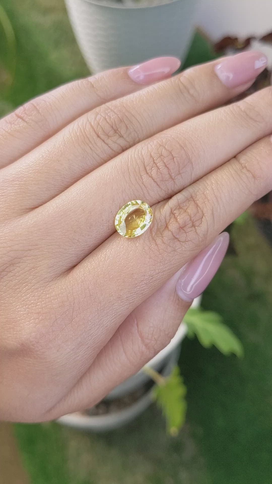 2.65 Ct. Yellow Sapphire from Ceylon (Sri Lanka) Size Video