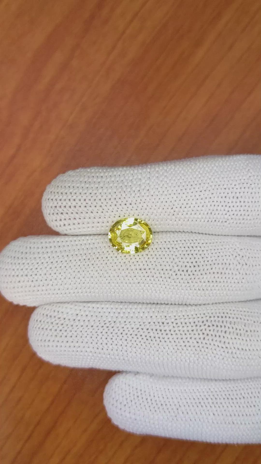2.65 Ct. Yellow Sapphire from Ceylon (Sri Lanka) Size Video