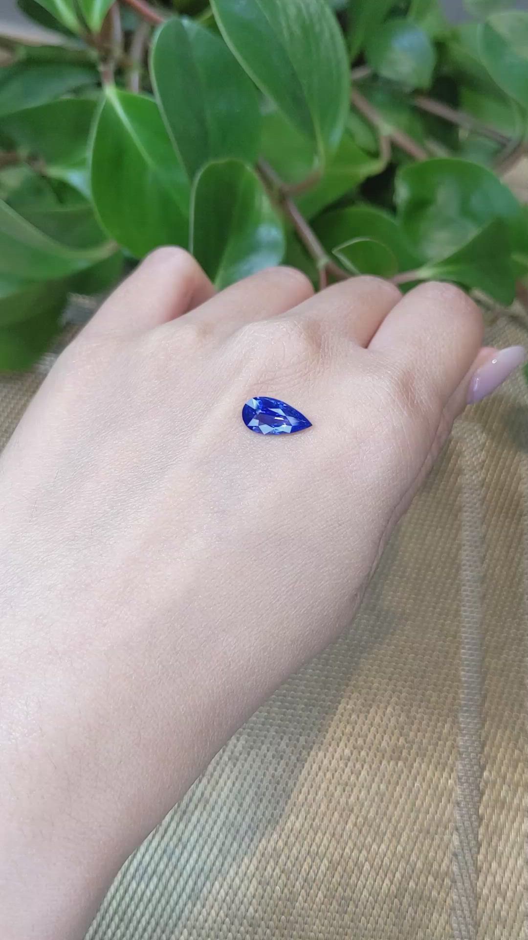 2.00 Ct. Blue Sapphire from Ceylon (Sri Lanka) Size Video