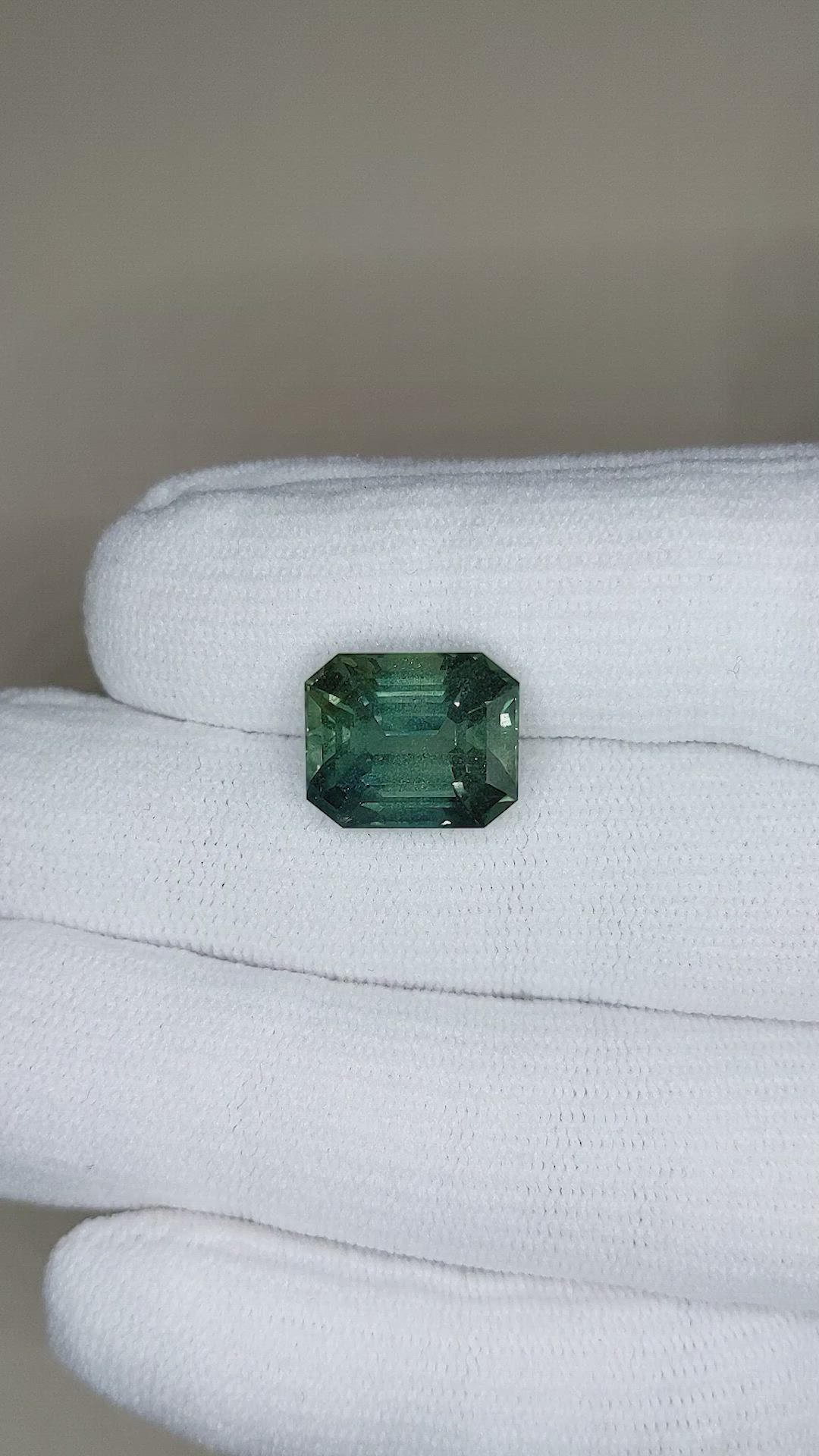 11.94 Ct. Green Sapphire from Ceylon (Sri Lanka) Size Video