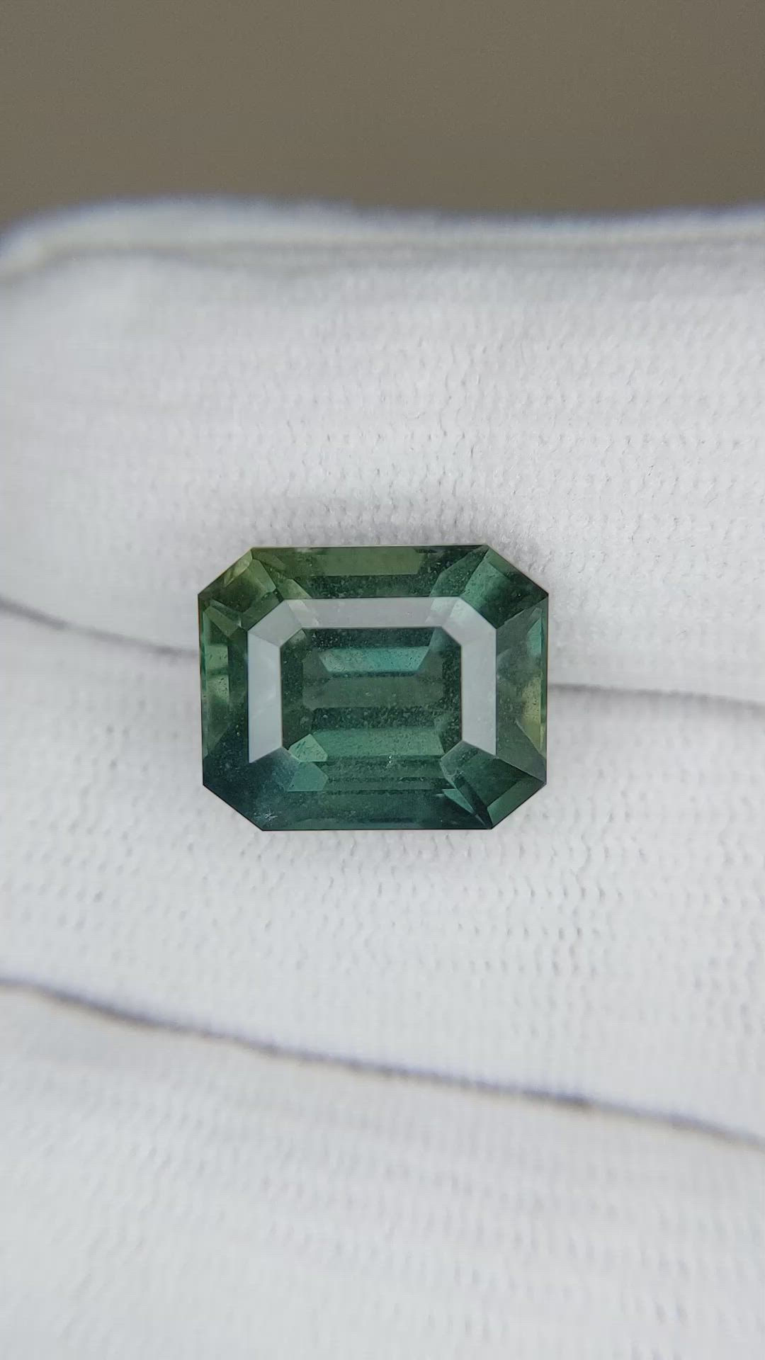 11.94 Ct. Green Sapphire from Ceylon (Sri Lanka) Size Video