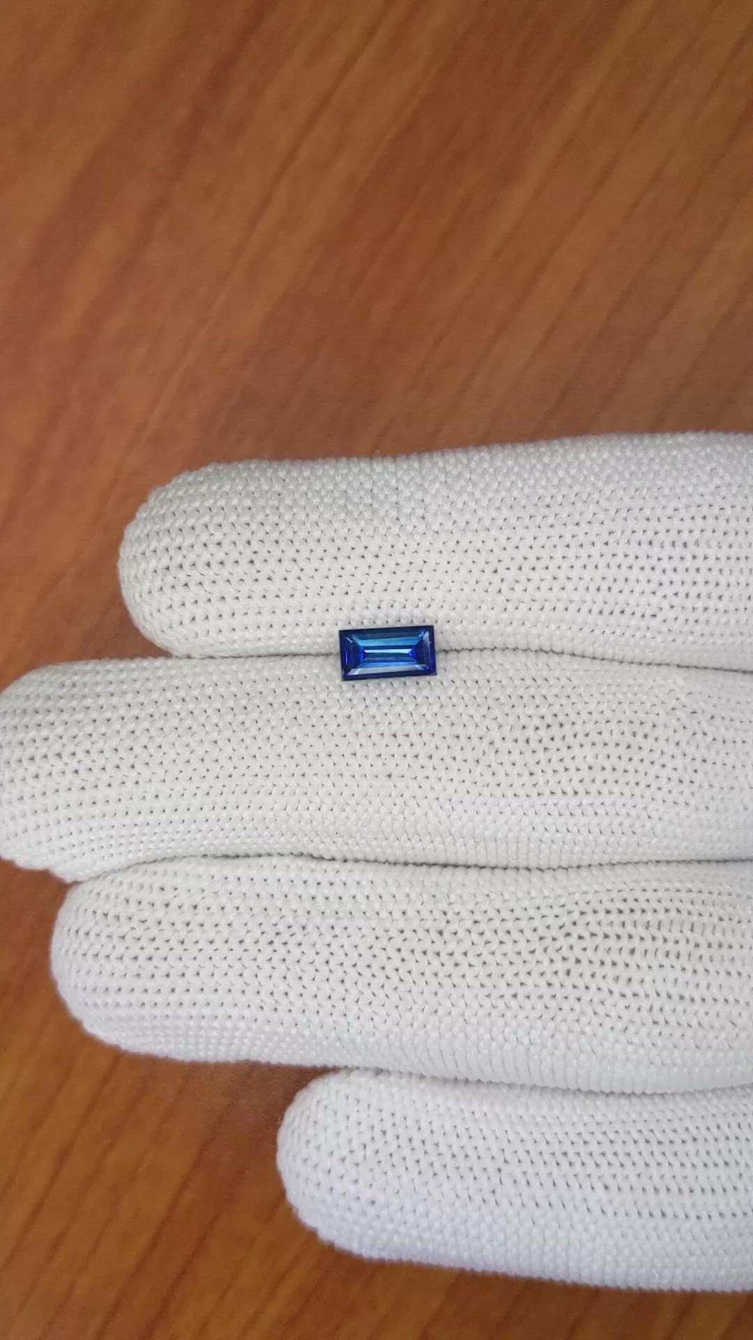 1.00 Ct. Blue Sapphire from Ceylon (Sri Lanka) Size Video