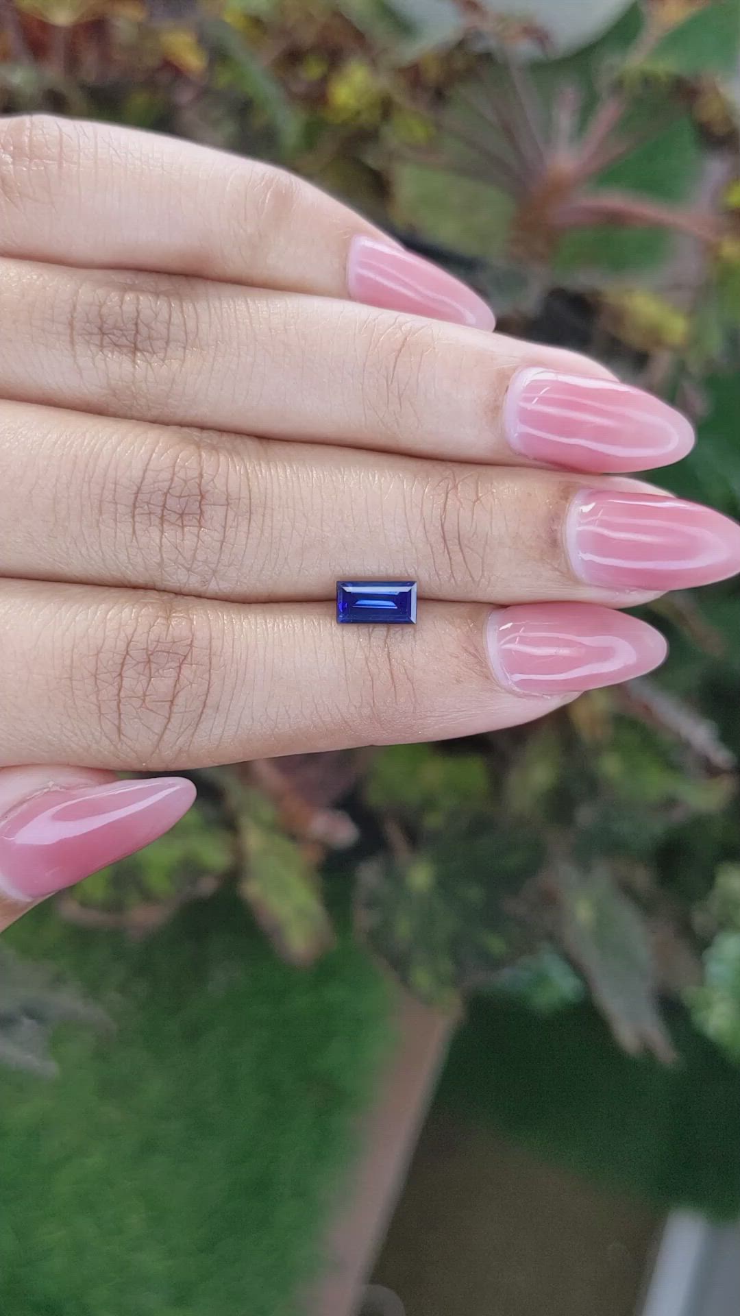 1.00 Ct. Blue Sapphire from Ceylon (Sri Lanka) Size Video