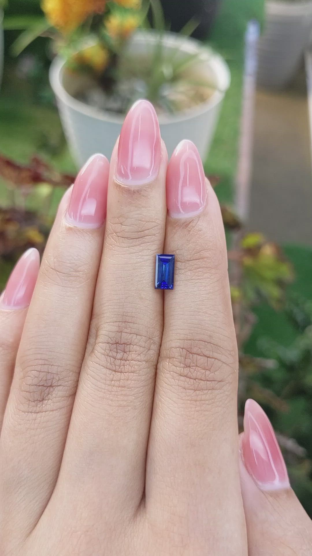 1.00 Ct. Blue Sapphire from Ceylon (Sri Lanka) Size Video