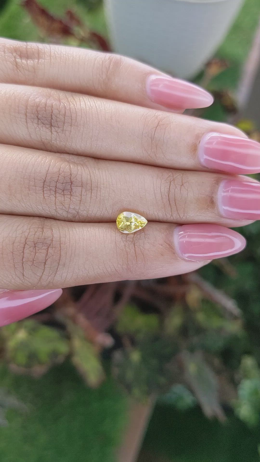 1.11 Ct. Yellow Sapphire from Ceylon (Sri Lanka) Size Video