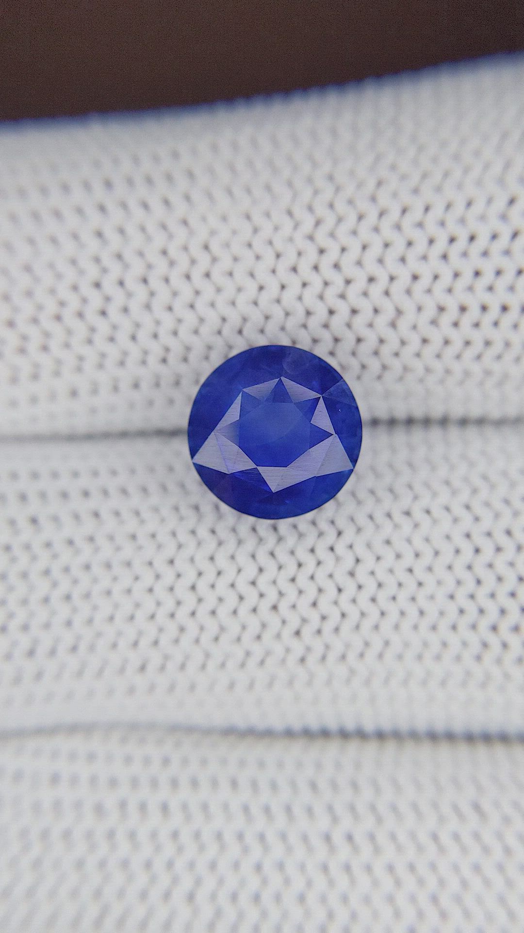 5.01 Ct. Blue Sapphire from Ceylon (Sri Lanka) Size Video