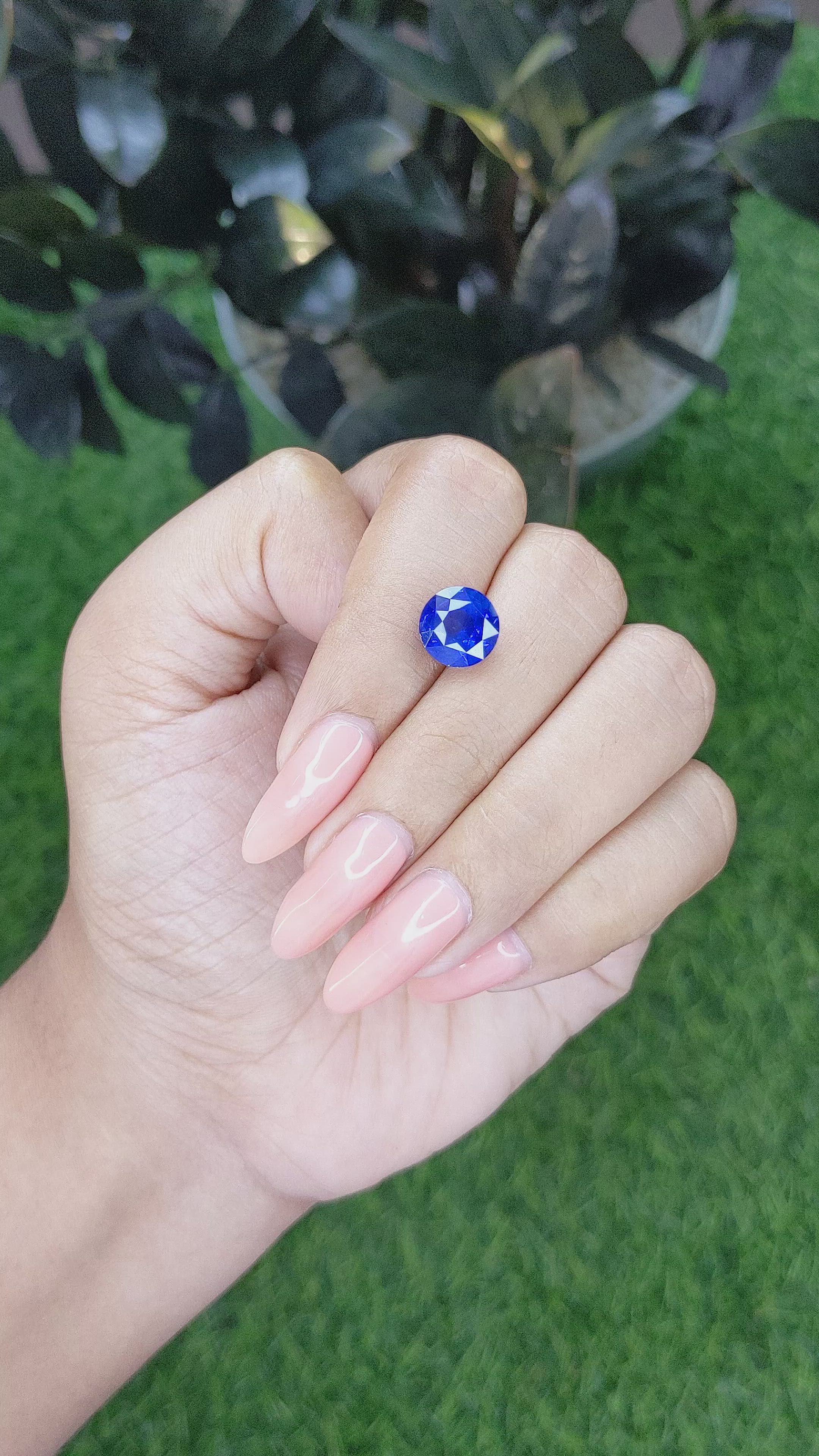 5.01 Ct. Blue Sapphire from Ceylon (Sri Lanka) Size Video
