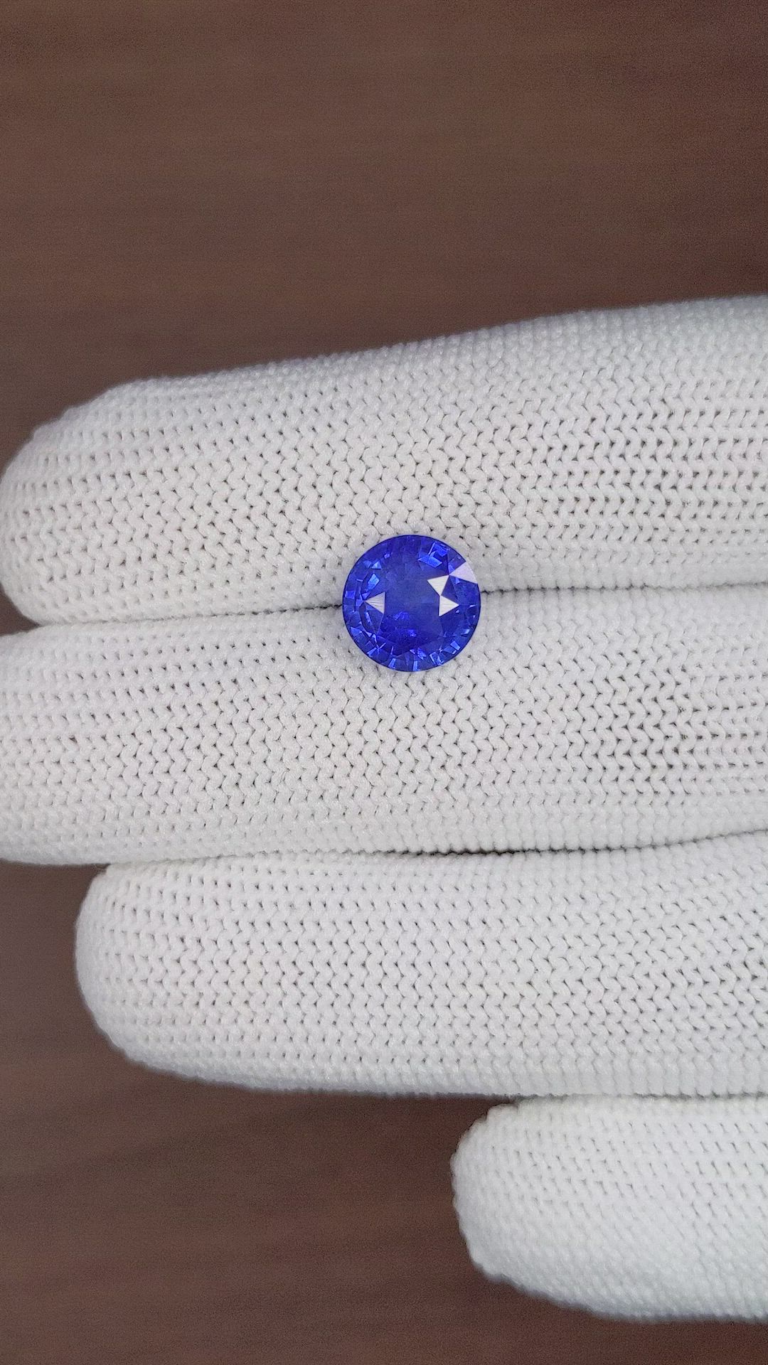5.01 Ct. Blue Sapphire from Ceylon (Sri Lanka) Size Video